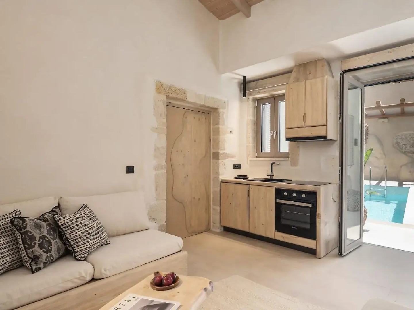 Manili Boutique Suites & Villas