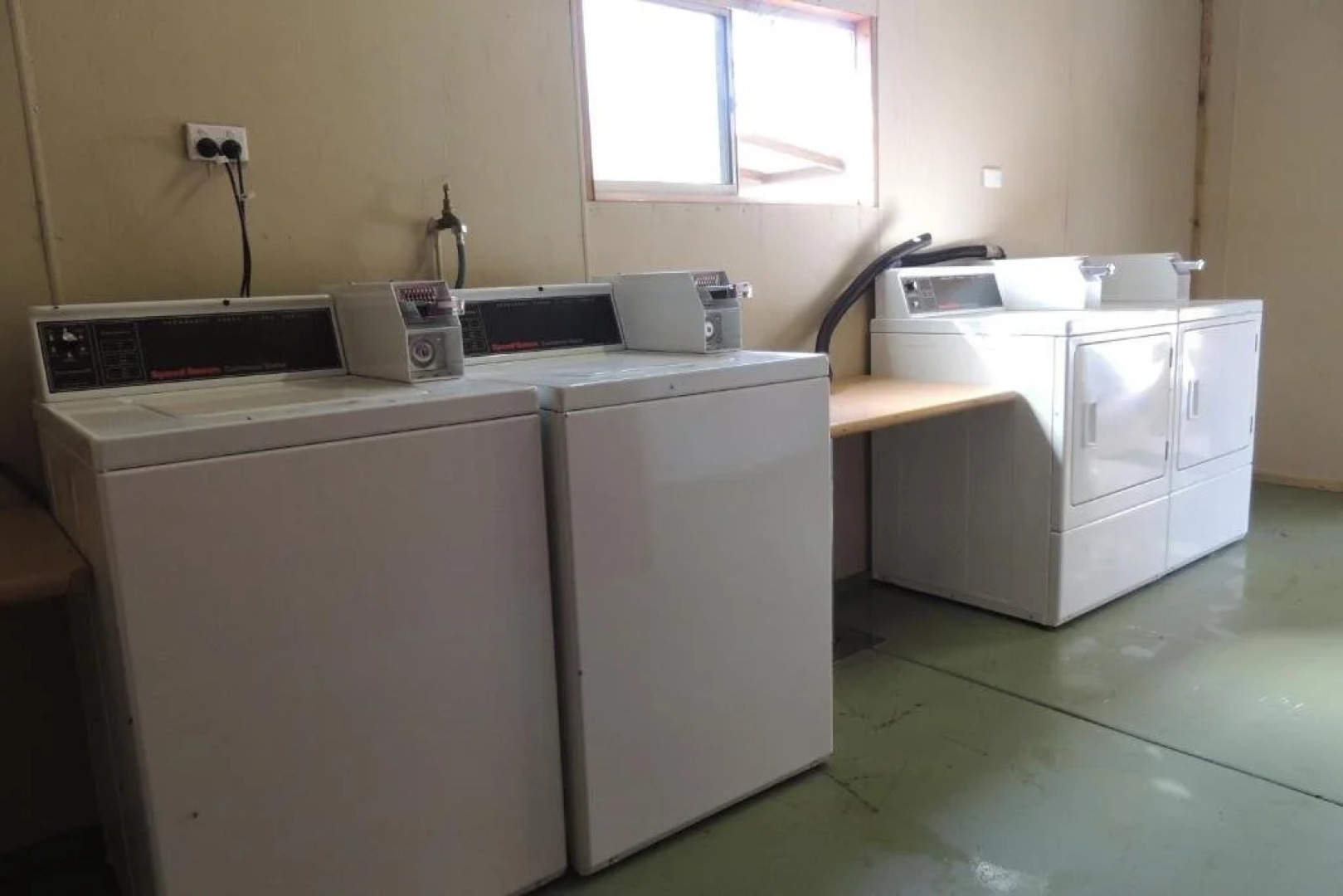 Wozza's B&B and Vault Cafe