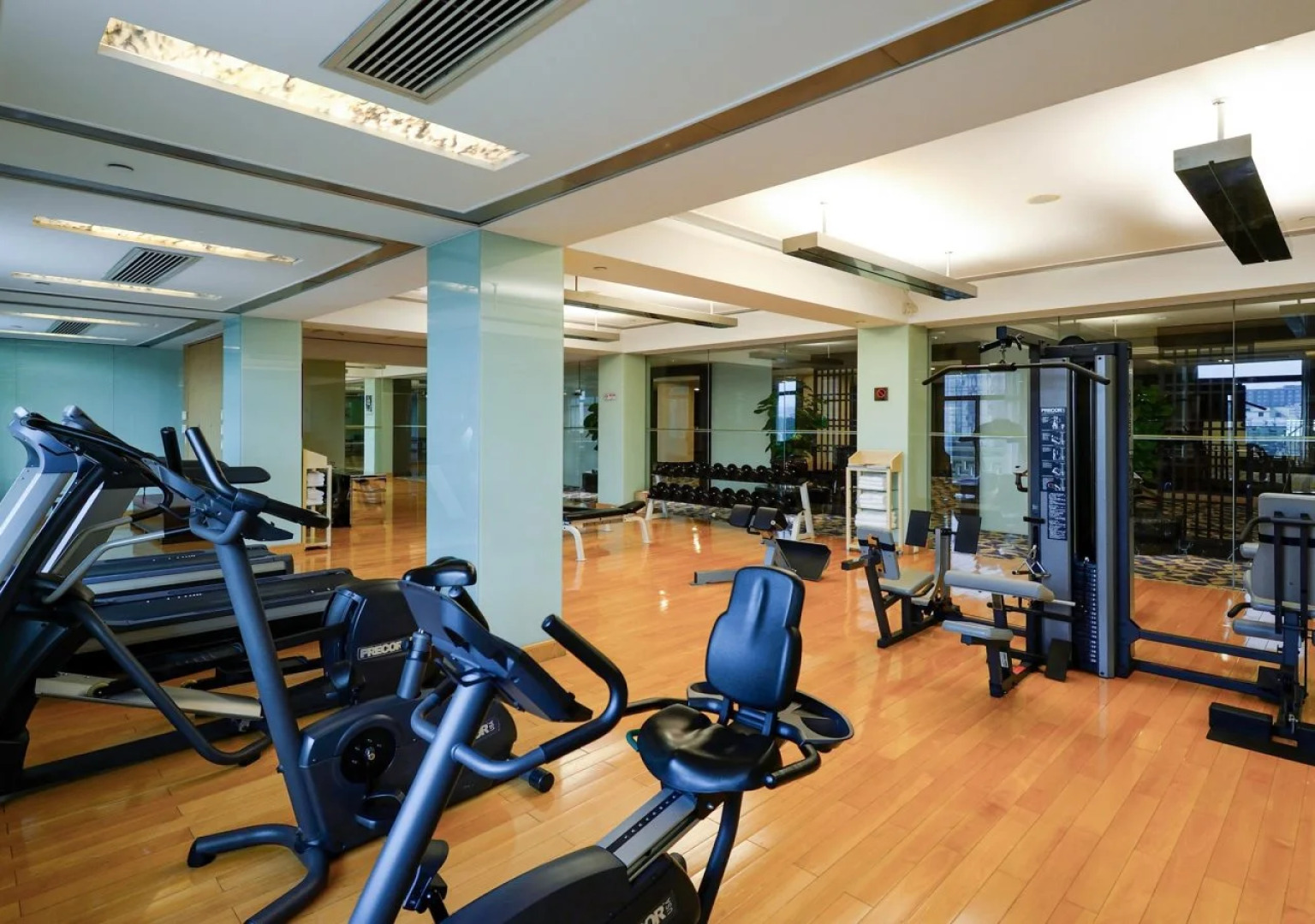 Dong Fang Hotel Guangzhou