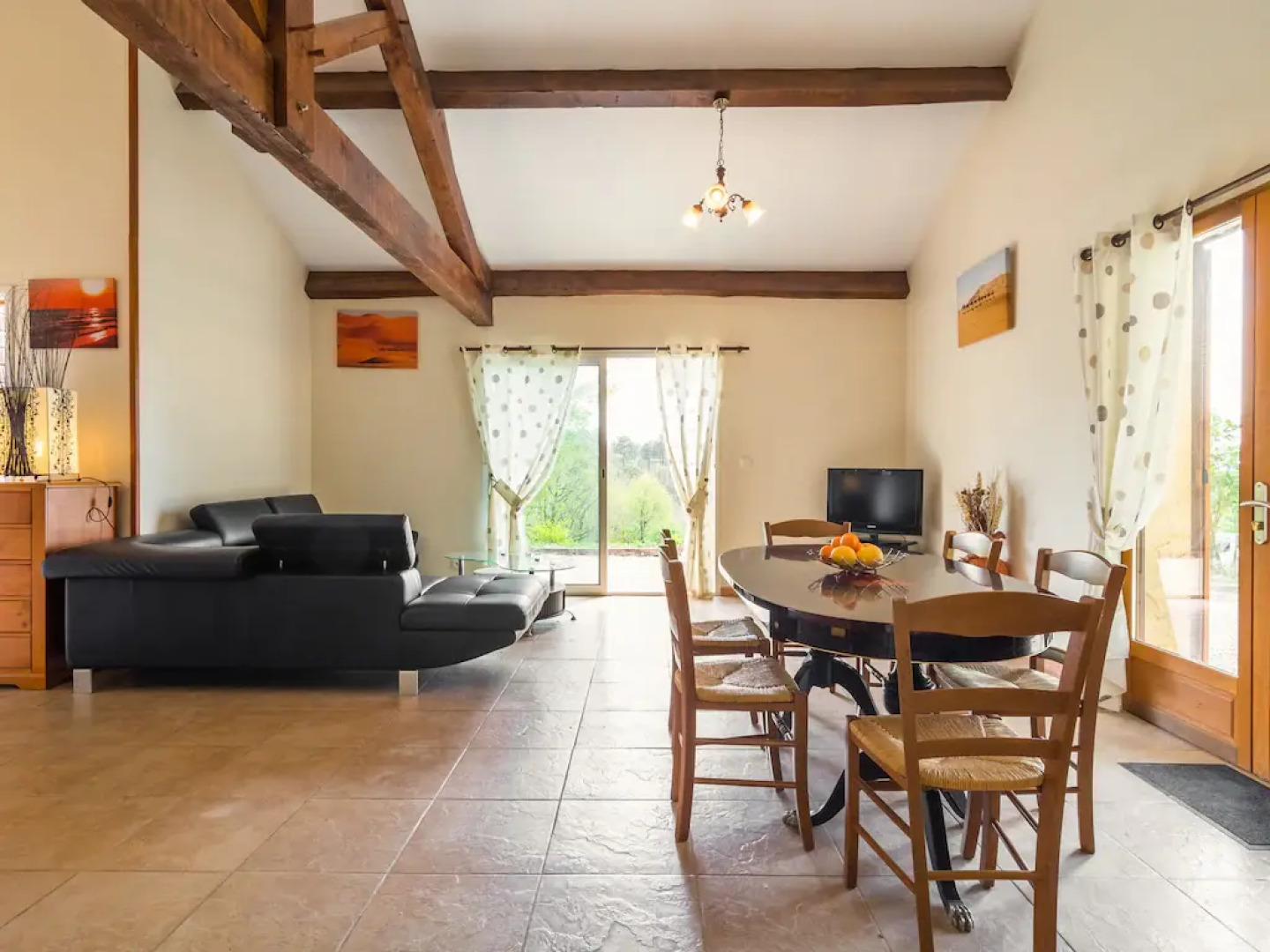 Quaint Holiday Home in Blanquefort-sur-Briolance with Private Pool