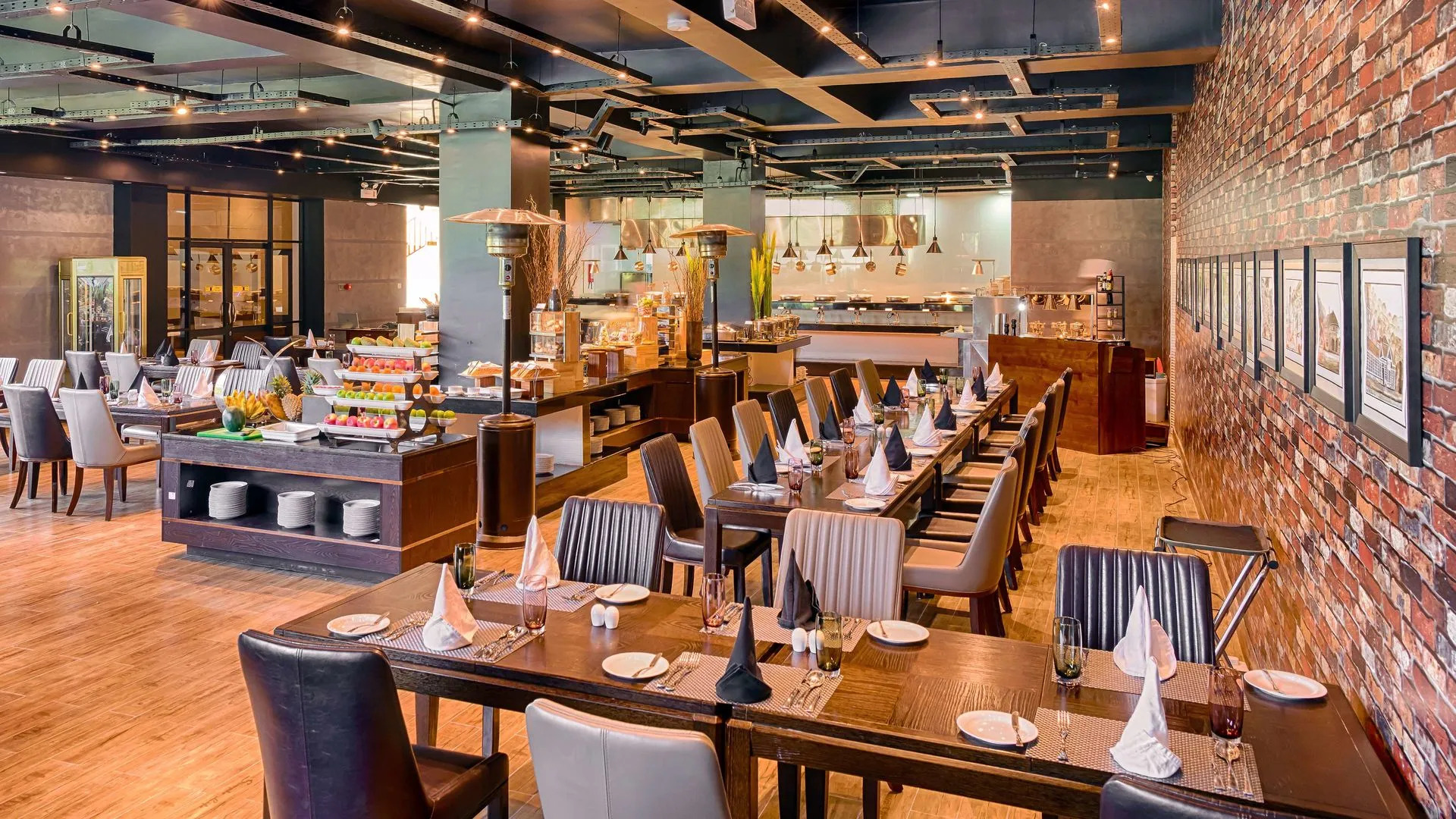 The Golden Ridge Hotel