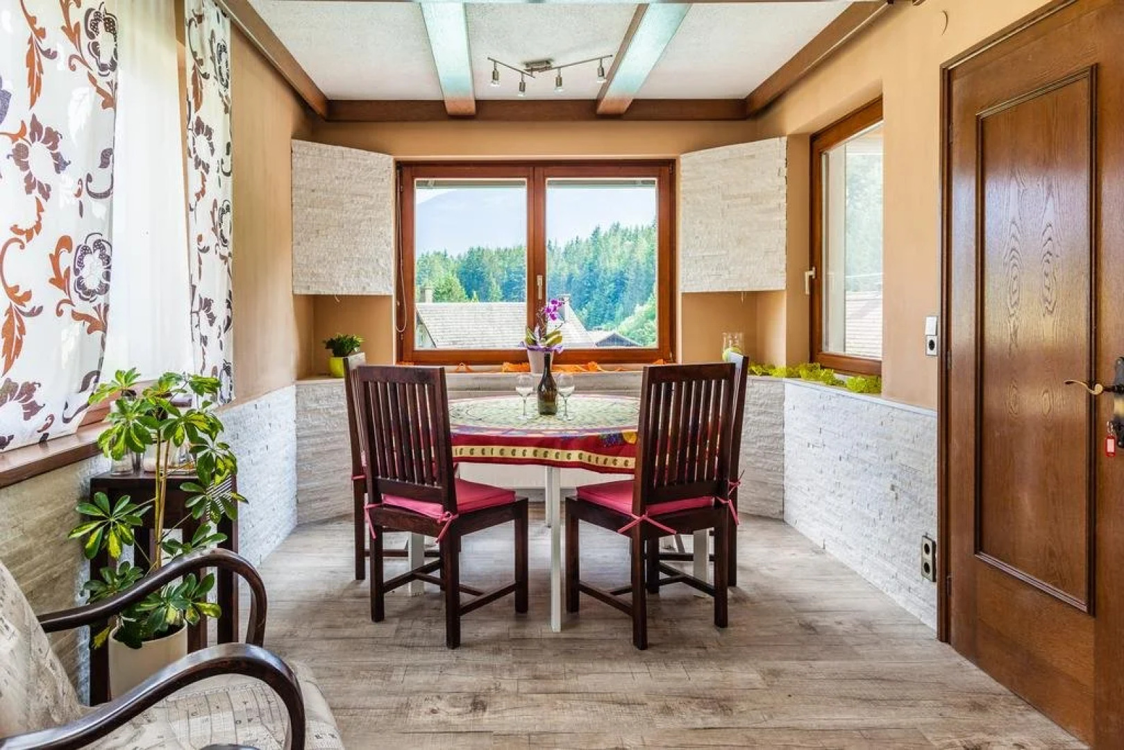 Haus Sieben - Singer Lydia