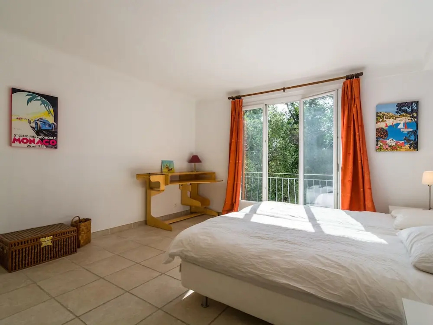 Spacious Villa in La Gaude With Swimming Pool