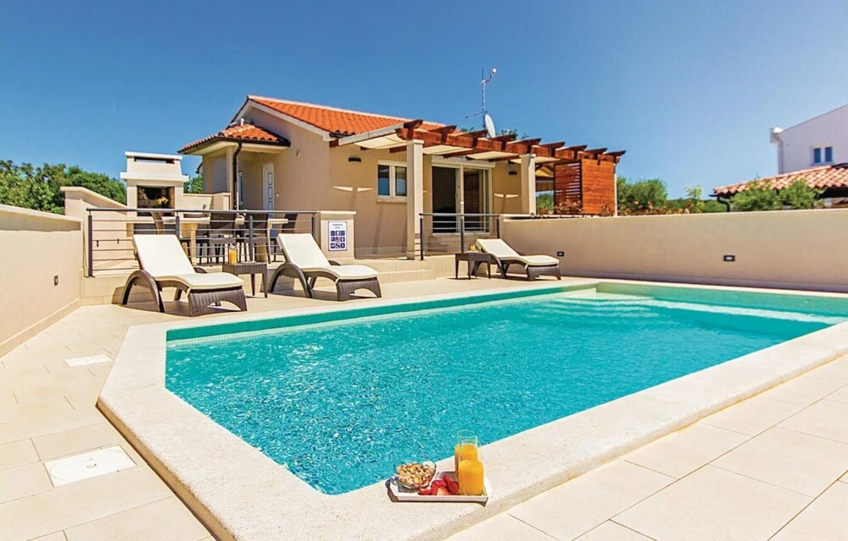 Beautiful Home in Pomer With Wifi and 2 Bedrooms