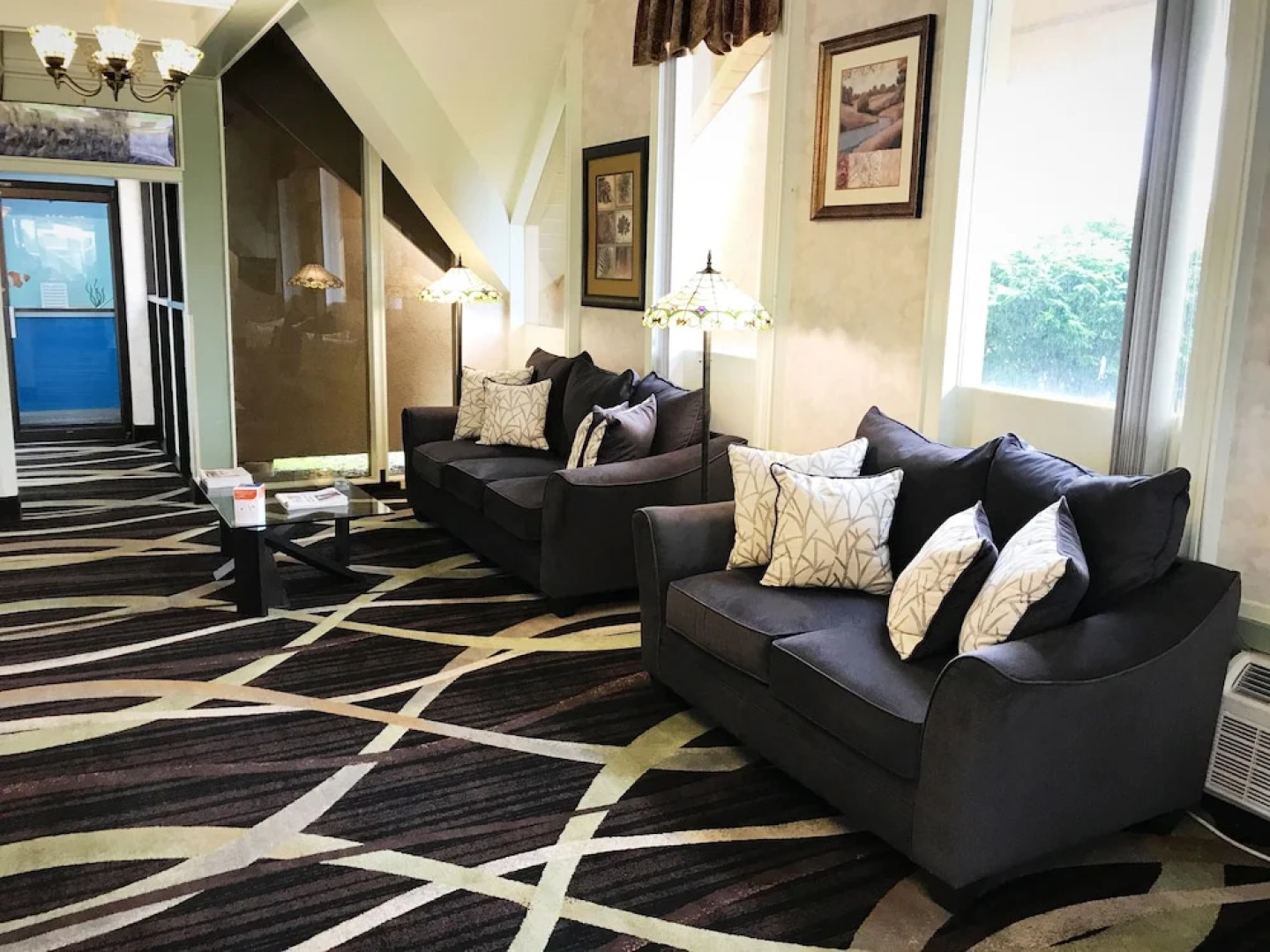 Quality Inn & Suites Metro