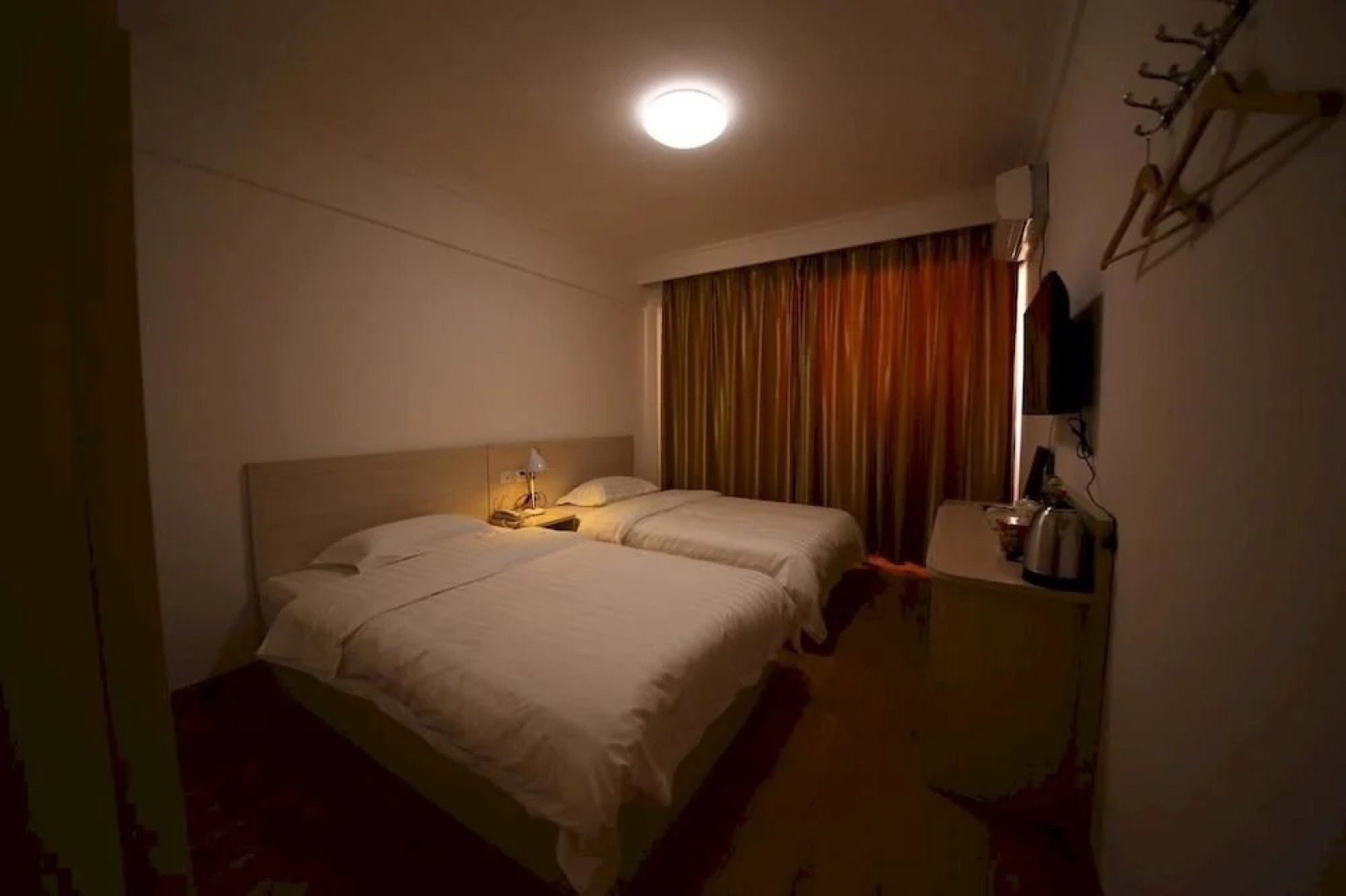 Jinhong Express Hotel