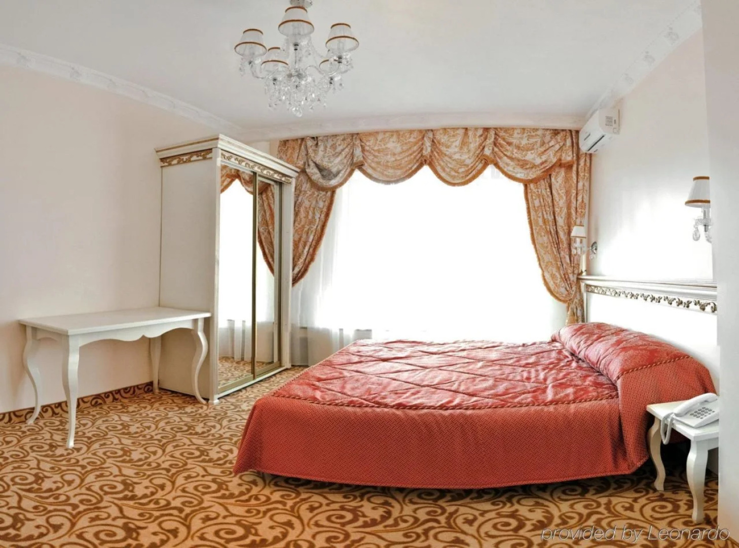 Отель «Роял Сити»