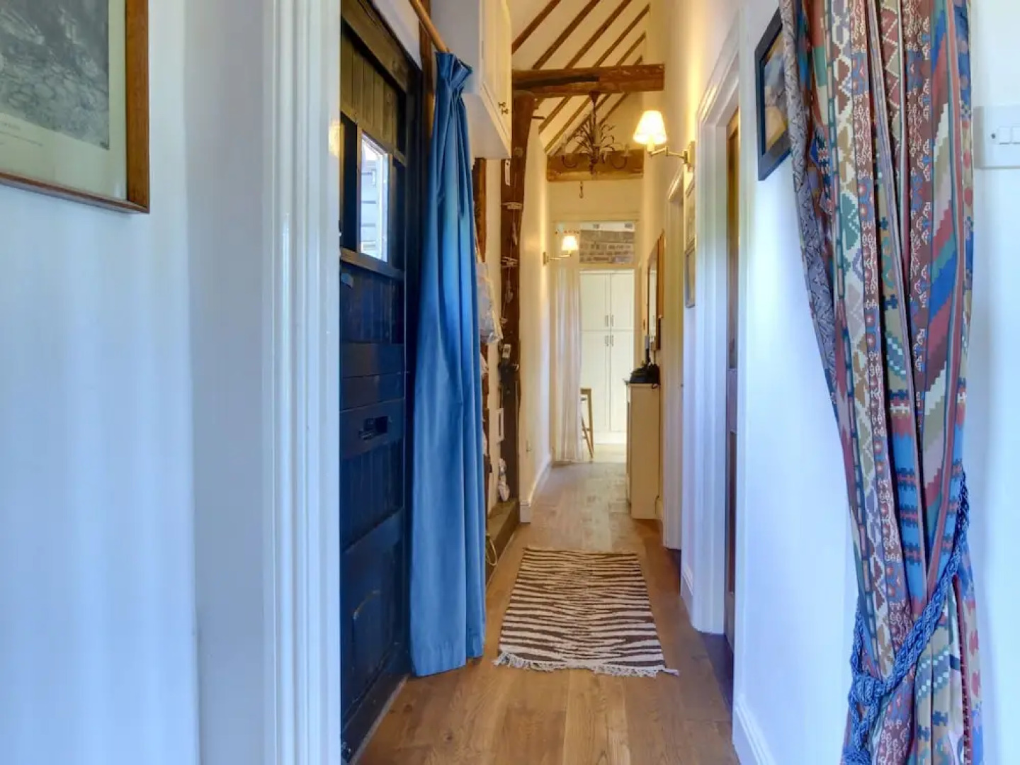 Converted Barn With Excellent Wooden Beams, High Ceiling and a Cosy Terrace