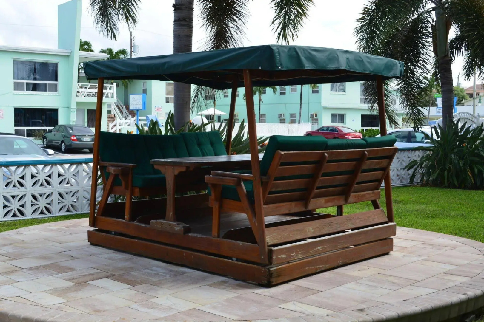 Horizon By The Sea Inn