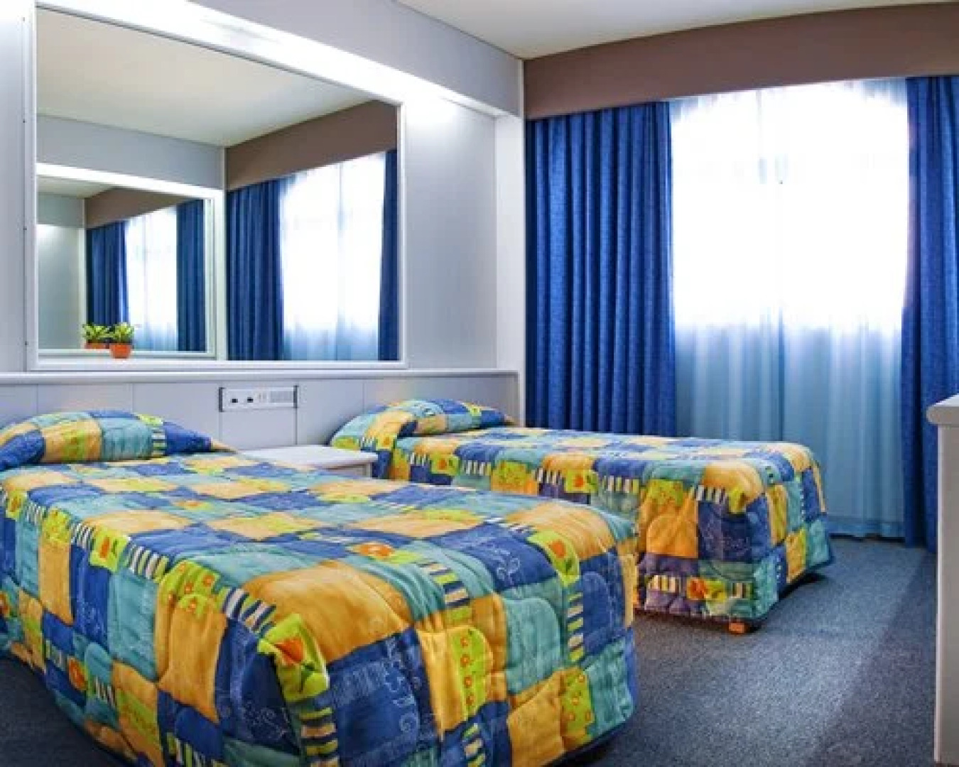 Club Riza, Qawra, Malta