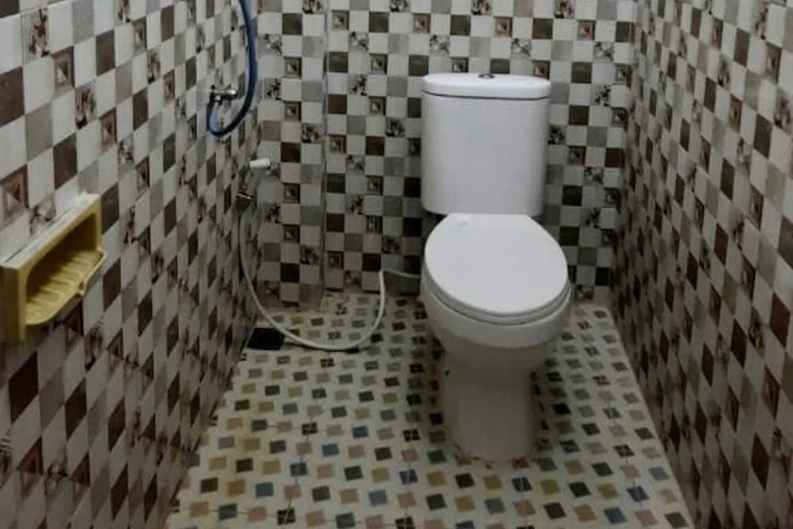 RedDoorz near Pagoda Open Stage Parapat