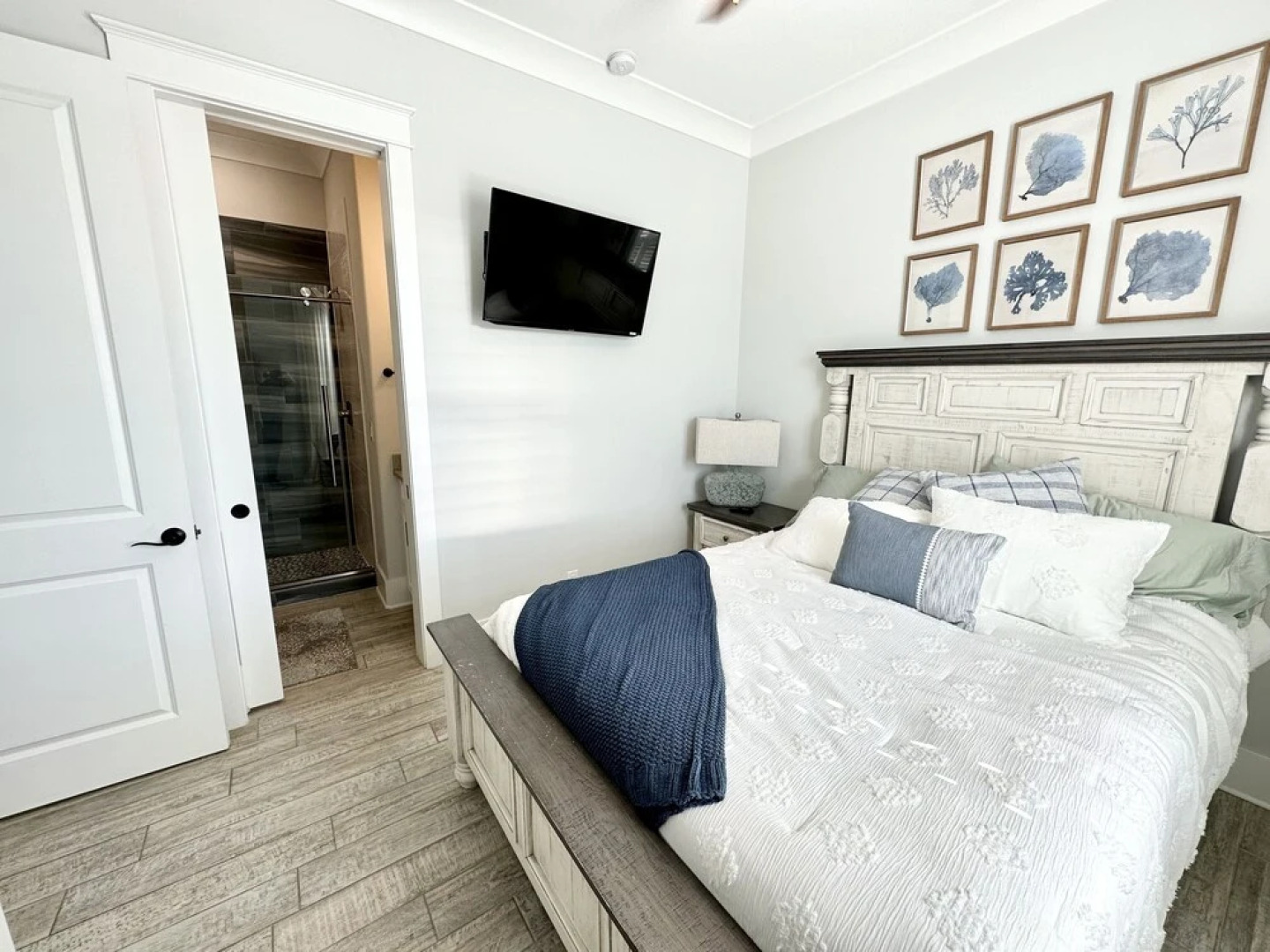 Casamigos 6 Bedroom Home by RedAwning