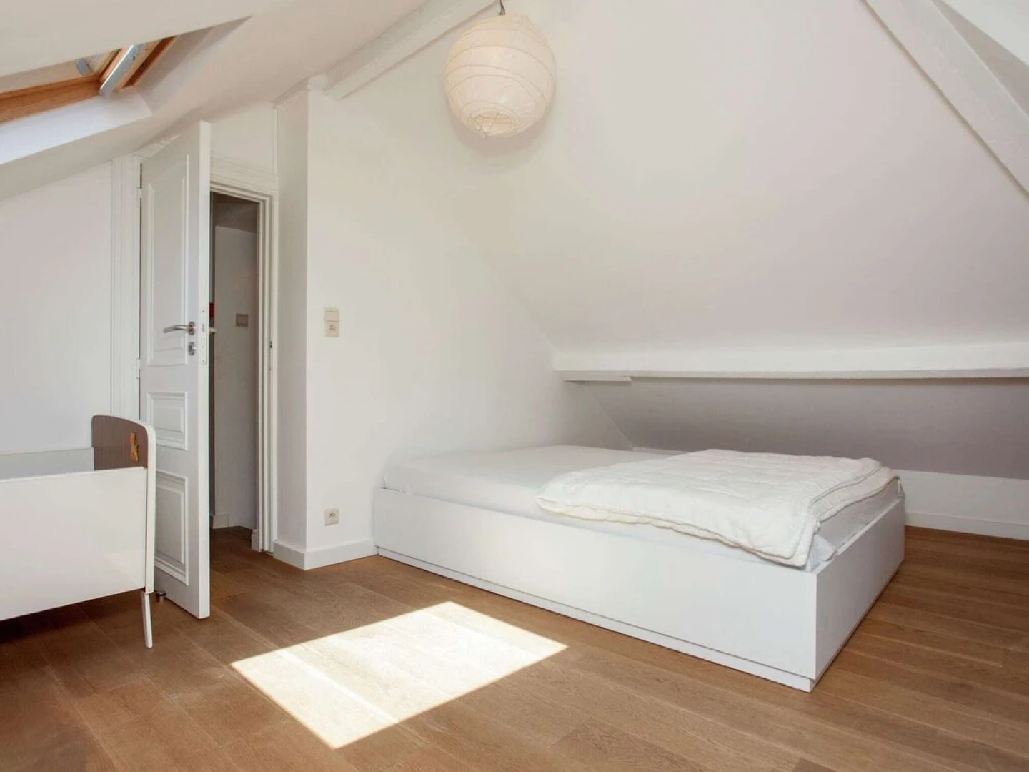 With Billiards, Table Tennis and Collection of Modern art in a Rural Setting