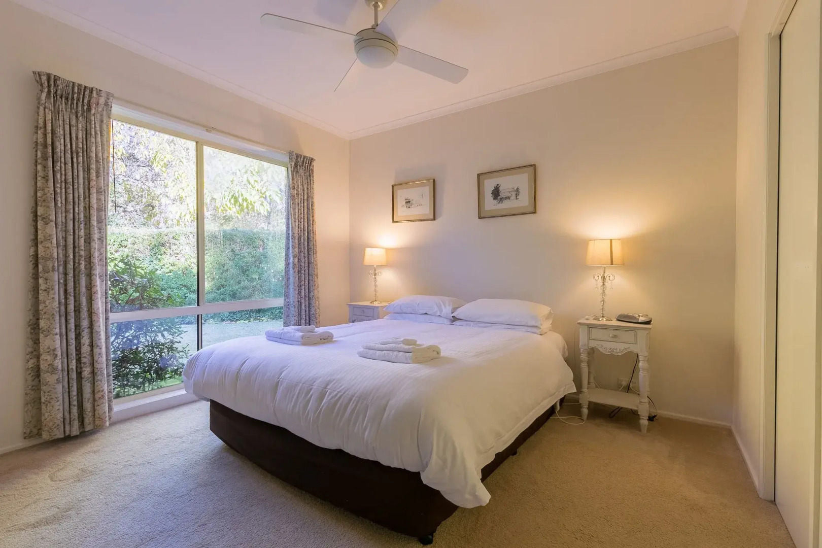 The Birch House - Silver Birches Luxury Accommodation Bright