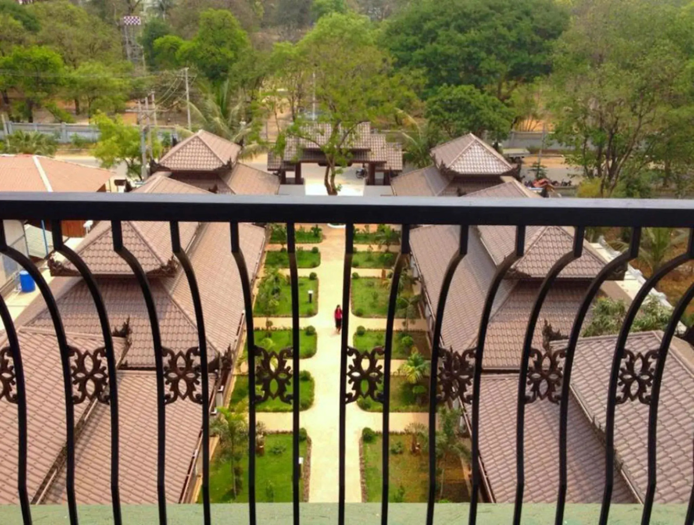 Yadanarpon Dynasty Hotel