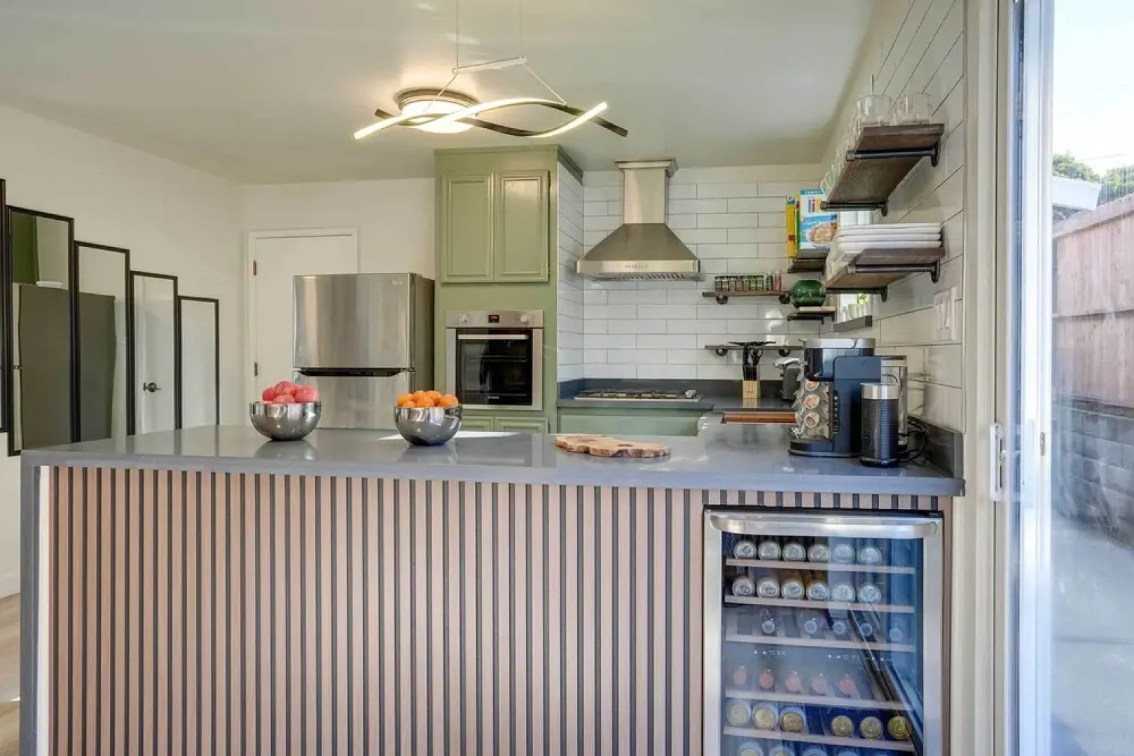 Pinole Oasis w/ Gazebo & Gas Grill: Close to Napa