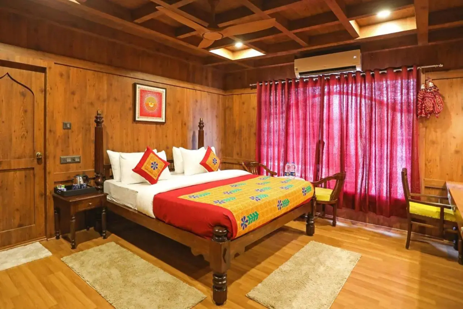 OYO EKTA Houseboat