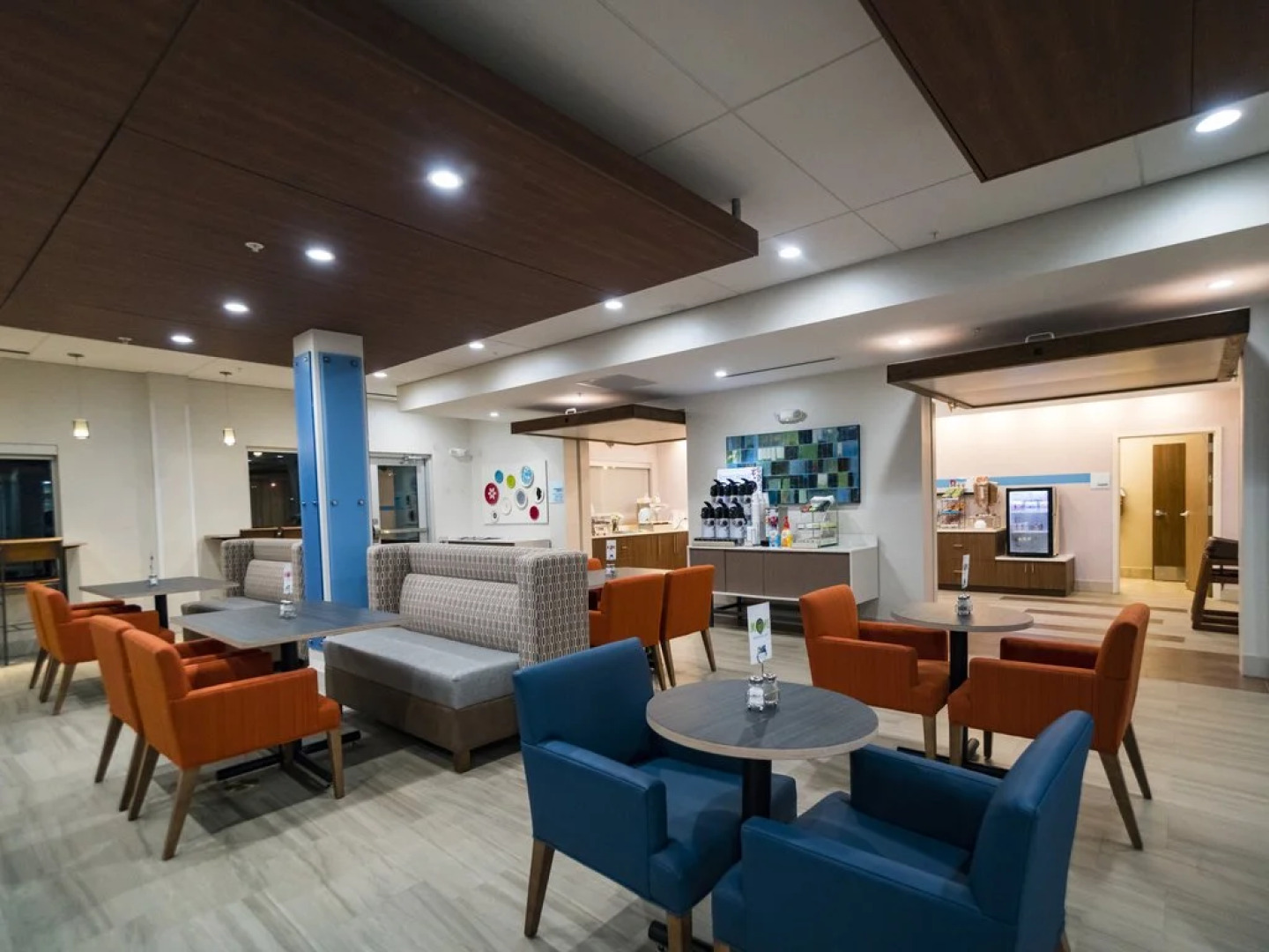 Holiday Inn Express & Suites Southaven Central - Memphis