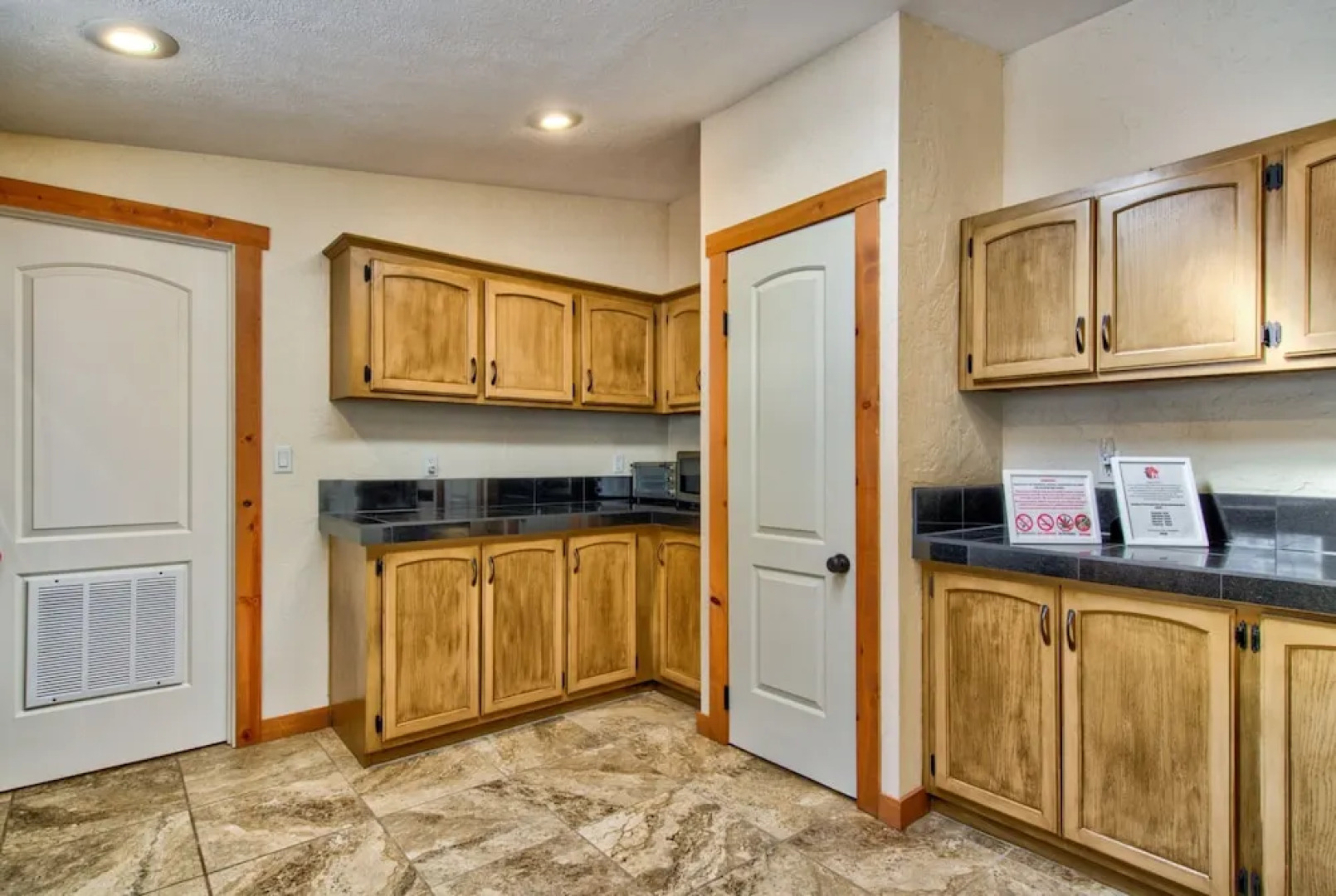 5bdcollegiate Peak Retreat Ping Pong Table