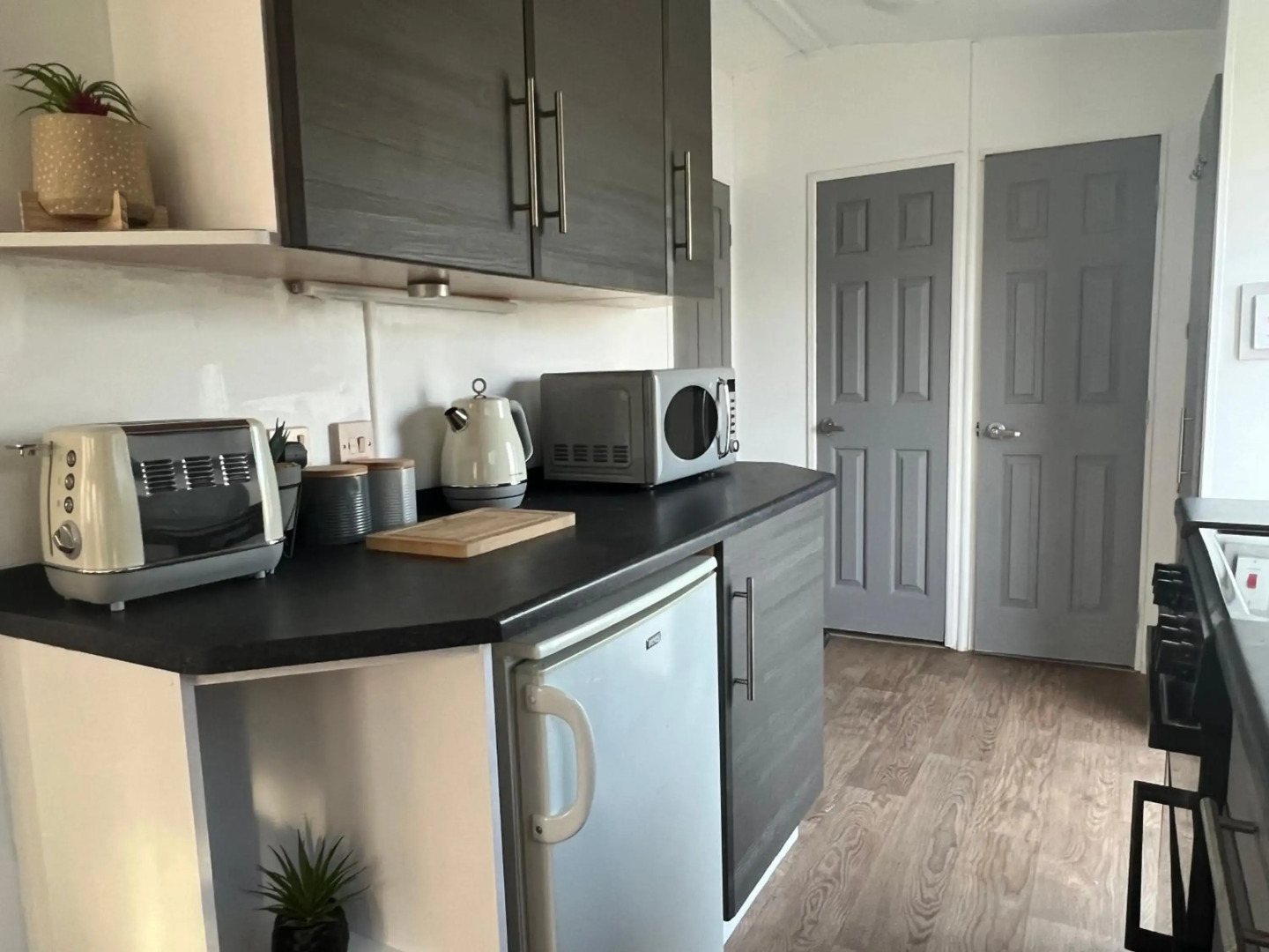 Forest & beach access Naish park