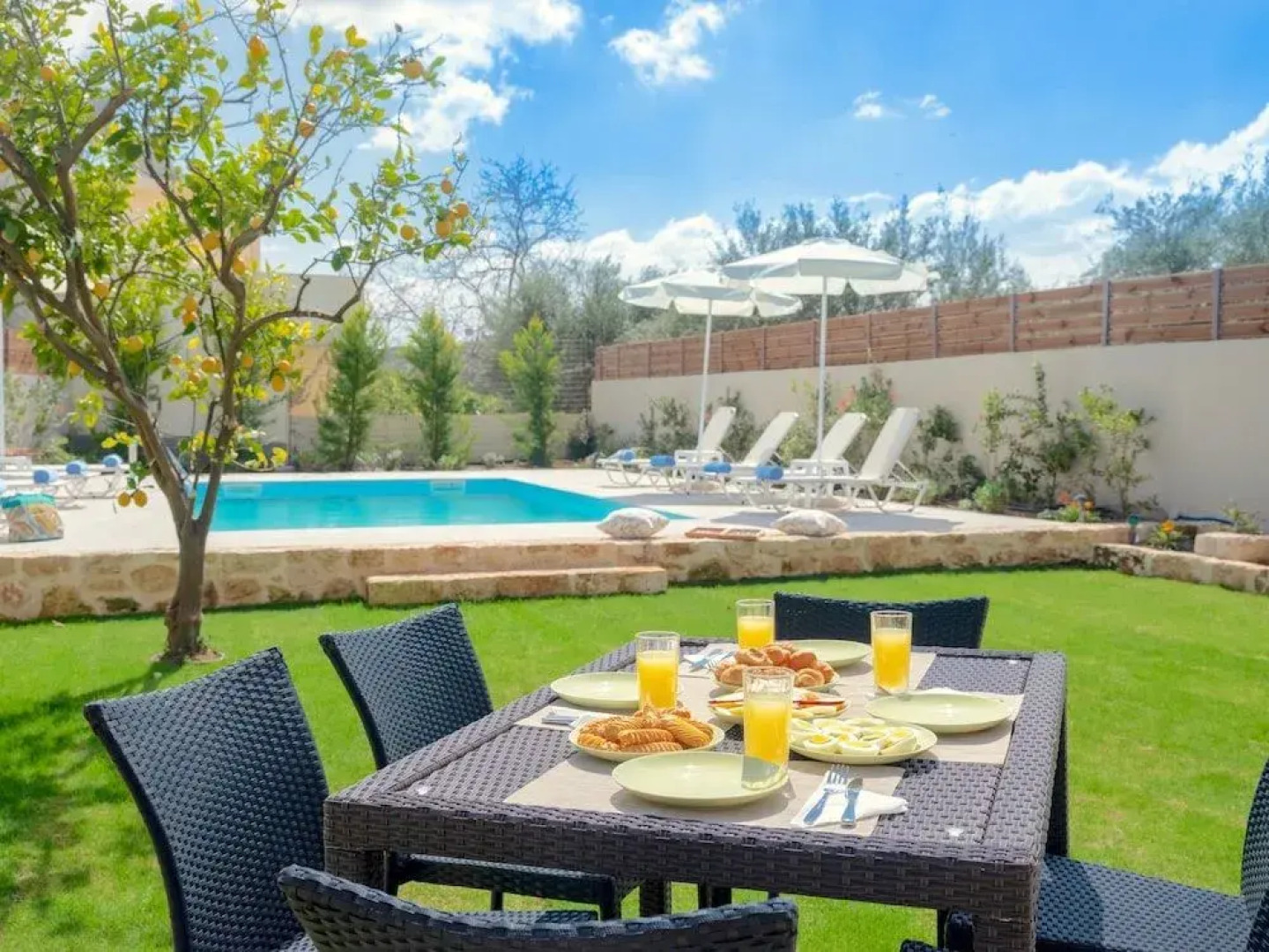 Lucas Village House with private pool