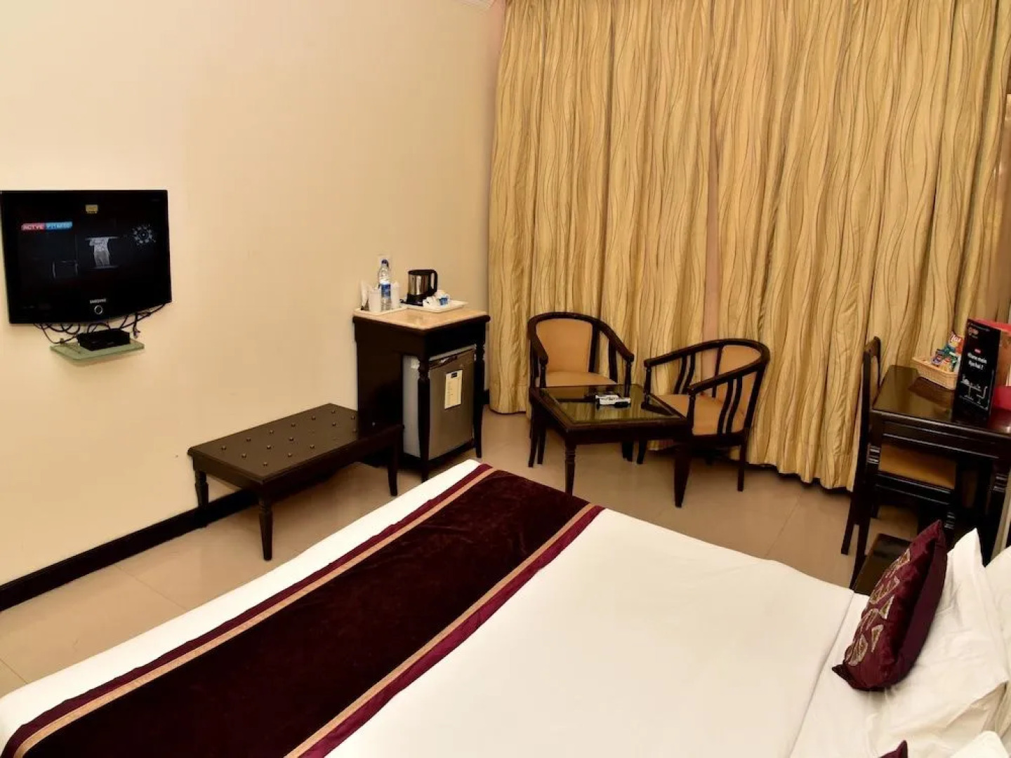 OYO 2148 Hotel Metro 43