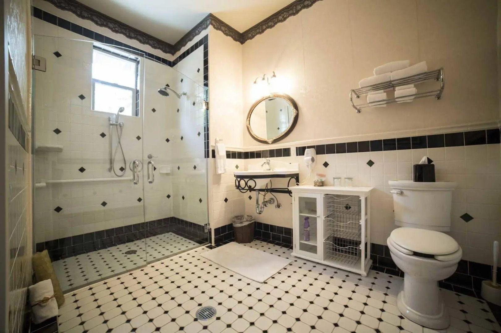 ForFriends Inn Bed and Breakfast