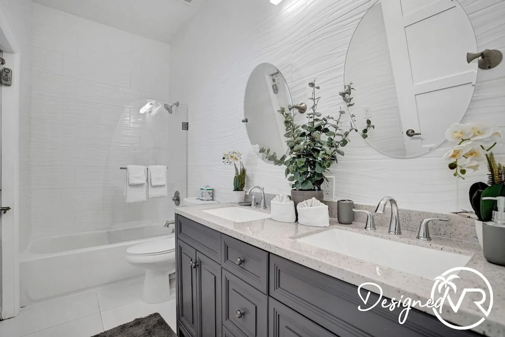 Luxurious 8BR Family Estate with Pool