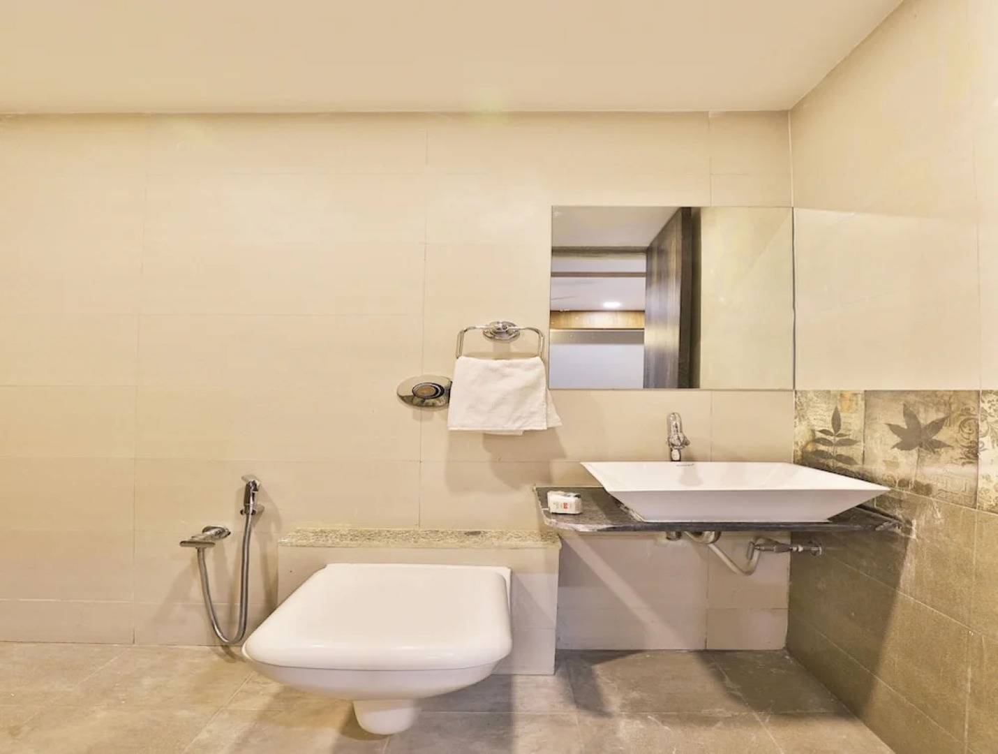 OYO 10962 Hotel Om Balaji