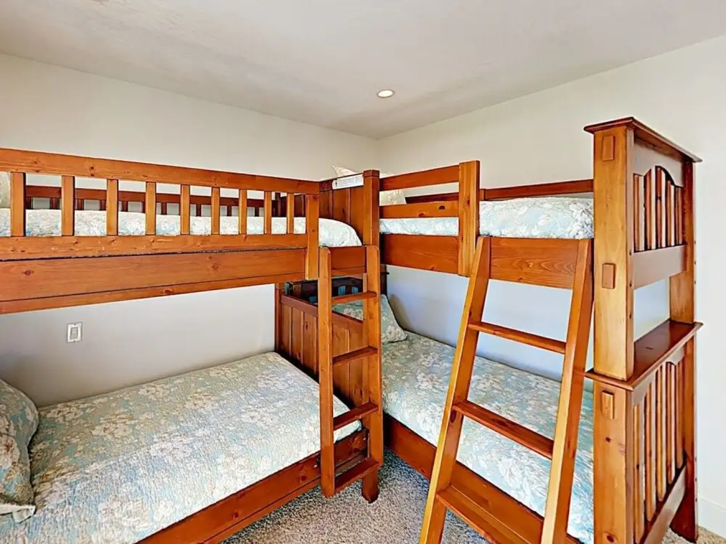 399 Treehaven Ln Home