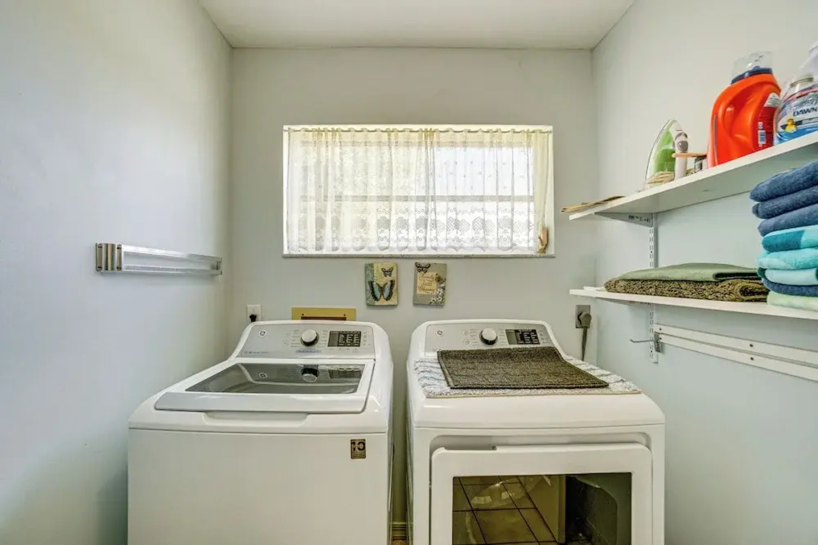 Poolside Bliss & Lake Fun: Florida Getaway!