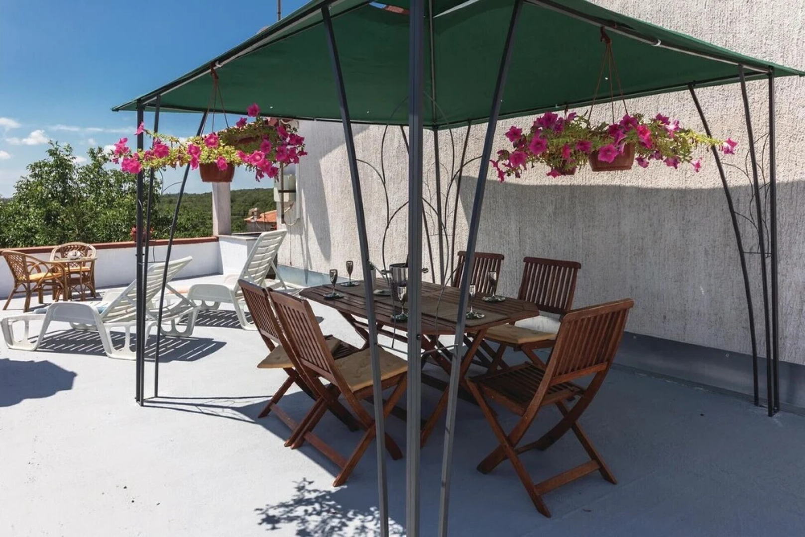 Awesome Home in Peruski With Wifi and 2 Bedrooms