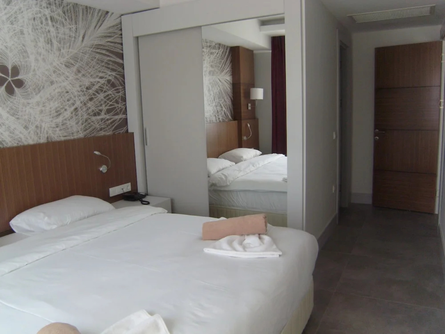 Marine Suites and Spa