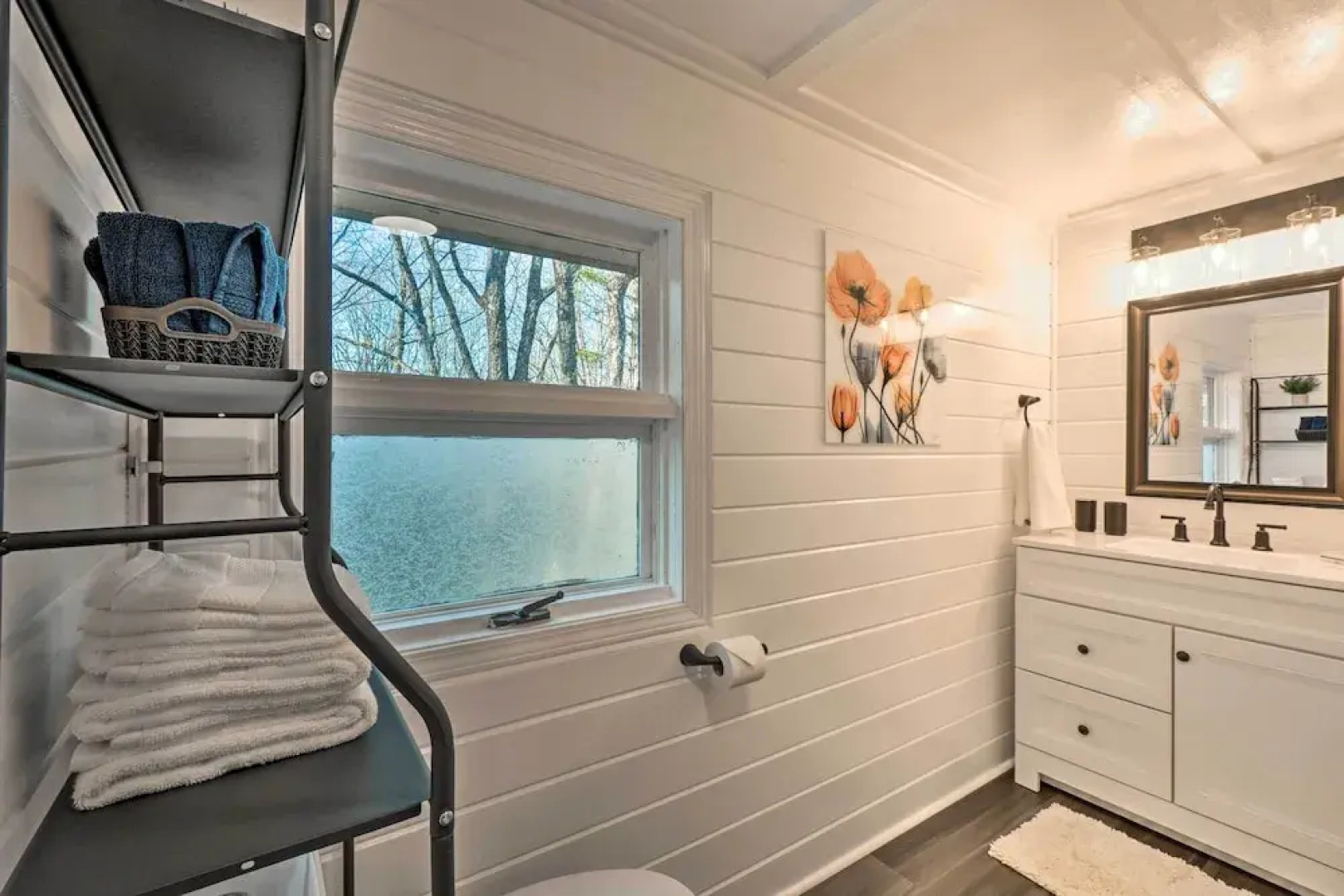 Spacious & Newly Remodeled A-frame w/ 2 Decks