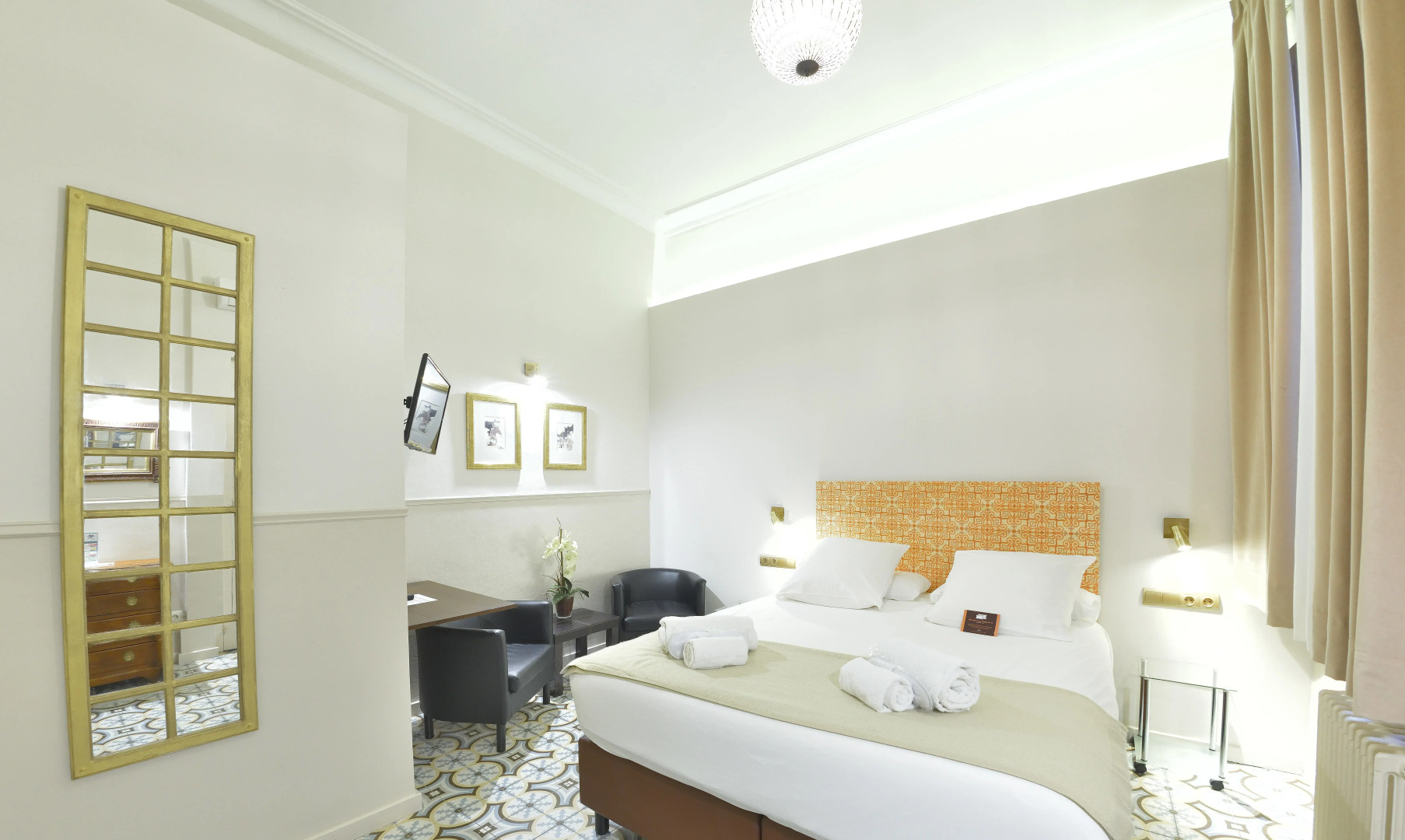 Mihlton Barcelona Boutique B&B