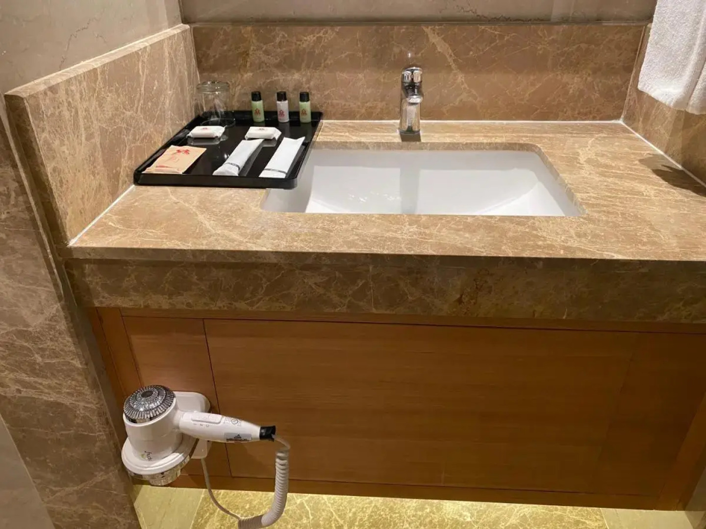 SRM Hotel Maraimalai Nagar