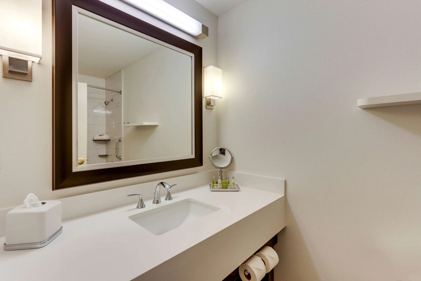 DoubleTree by Hilton St. Louis Forest Park