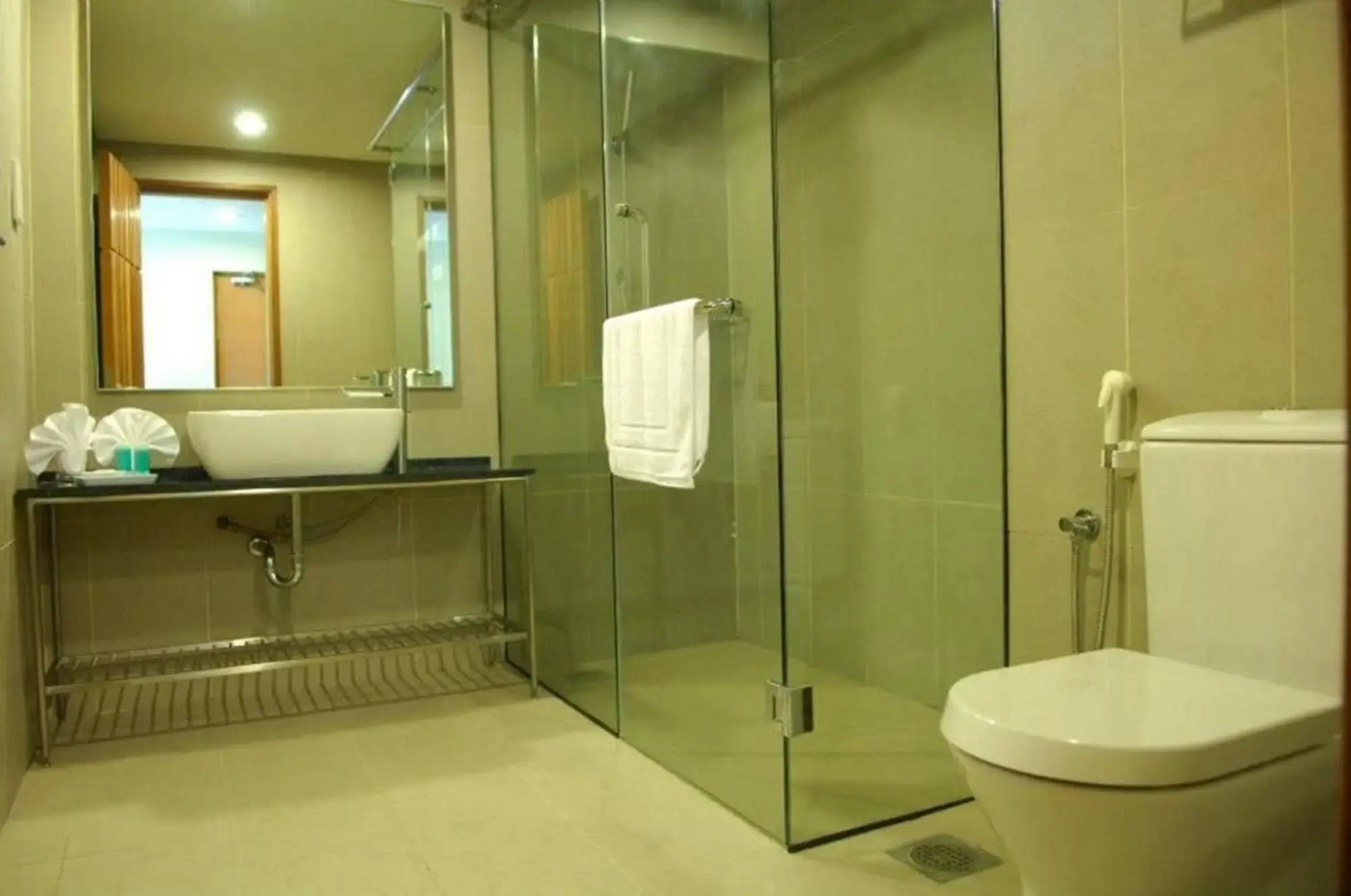 Belum Rainforest Resort