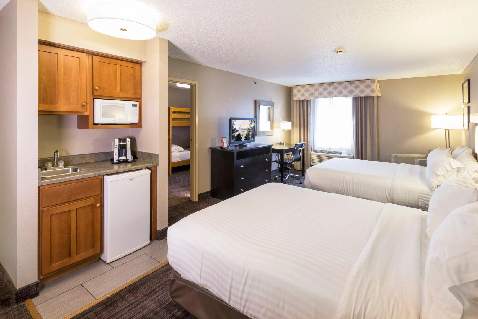 Holiday Inn Express & Suites St Joseph by IHG