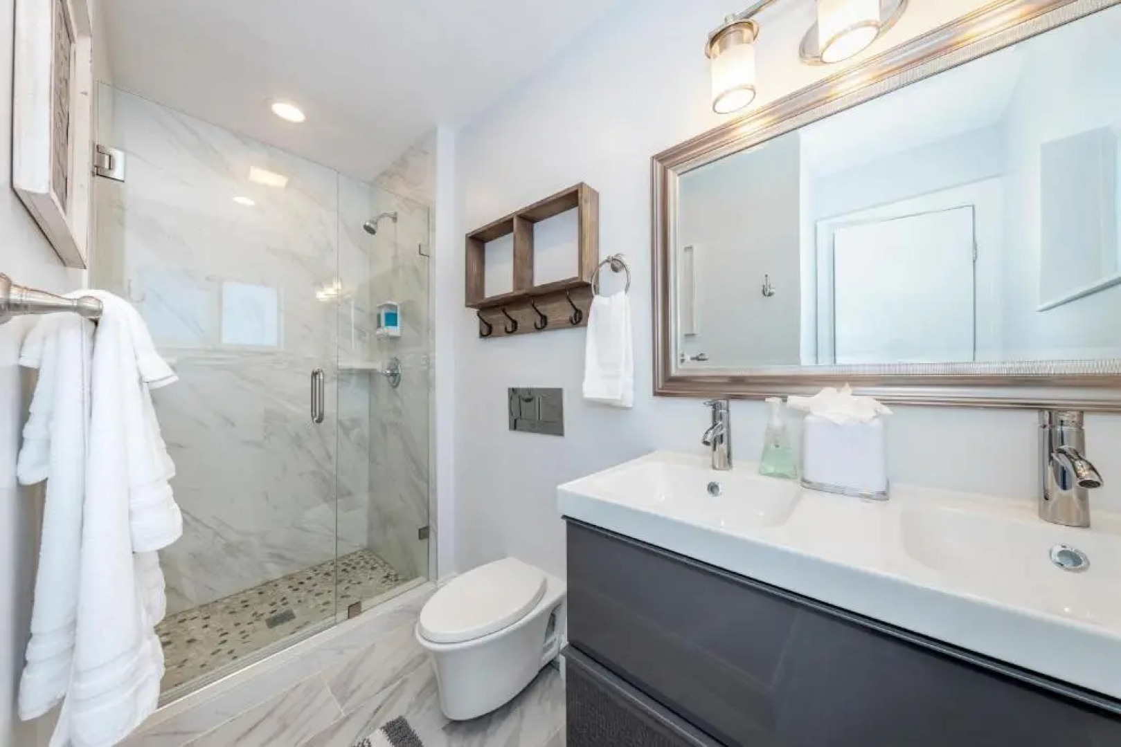 Amazing! 3br 2ba Sofa Bed, Near Beach, Heated Pool, Full Kitchen, WiFI, Patio, BBQ, Private Yard, Peaceful Neighborhood