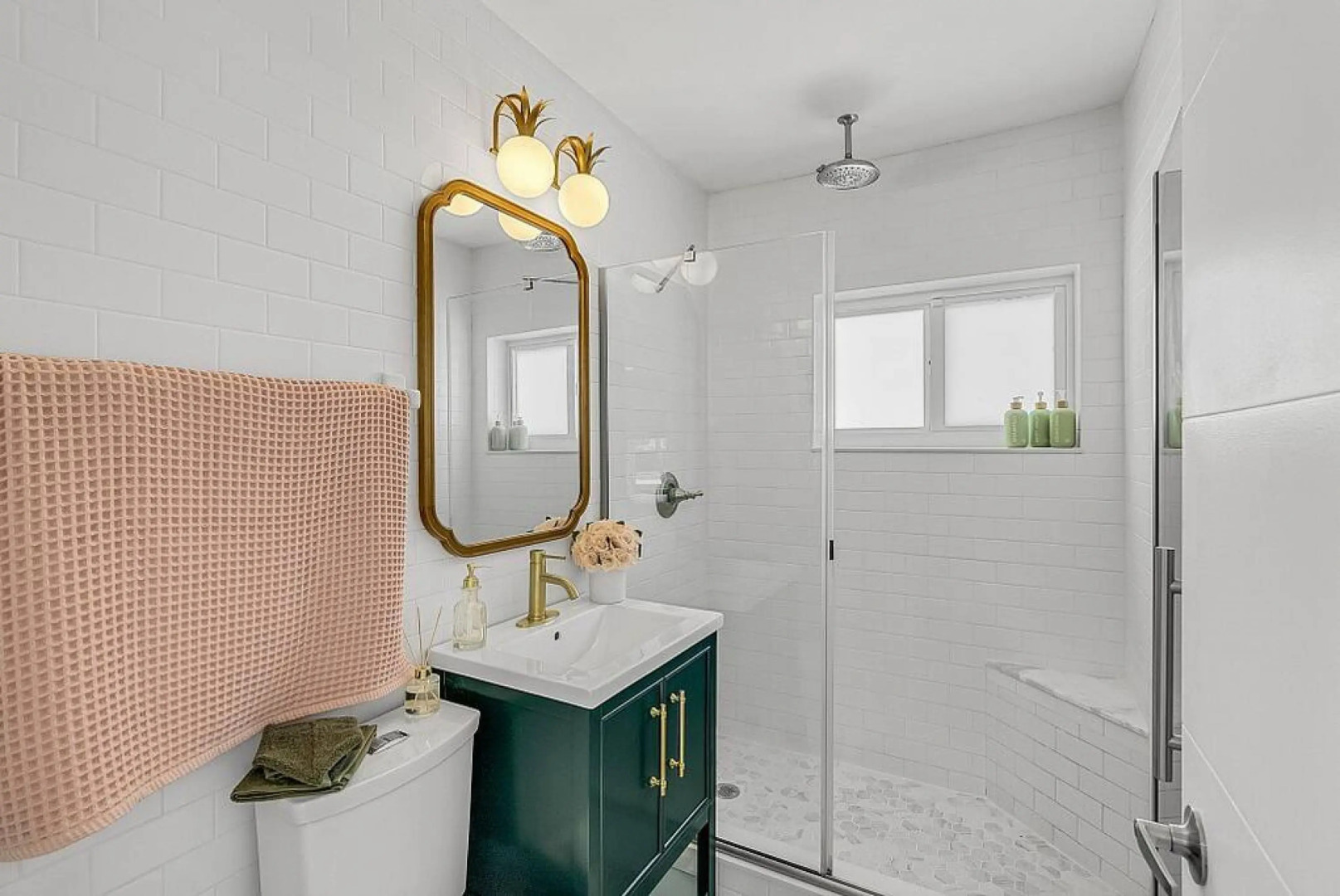 4BR Oasis Pool Putting Green