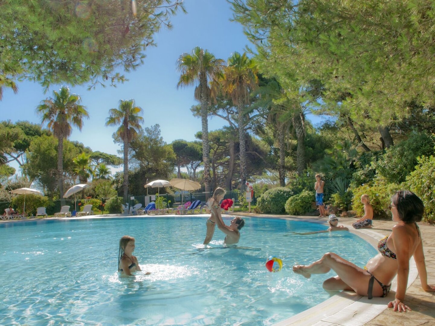 Mediterranean Apartment on the Gorgeous Peninsula of Giens