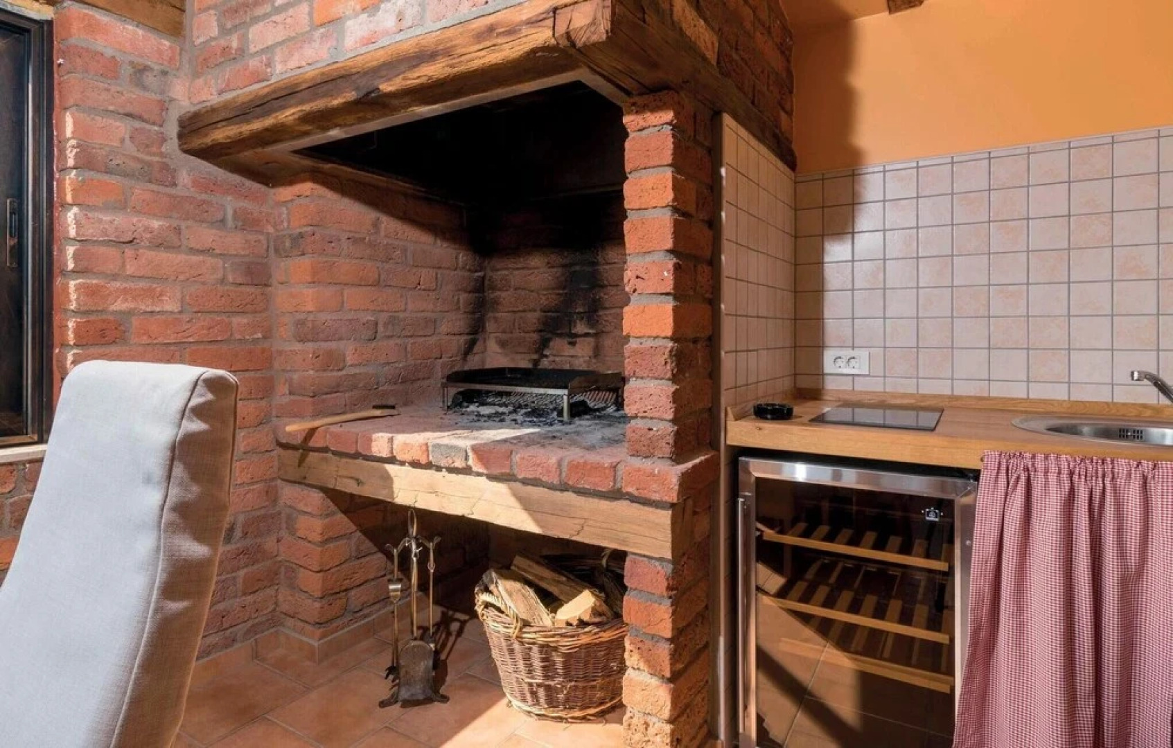 Stunning Home in Repusnica With 5 Bedrooms, Wifi and Outdoor Swimming Pool