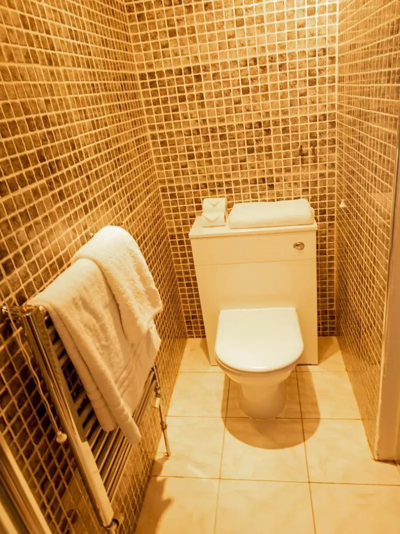 OYO Lamphey Hall Hotel