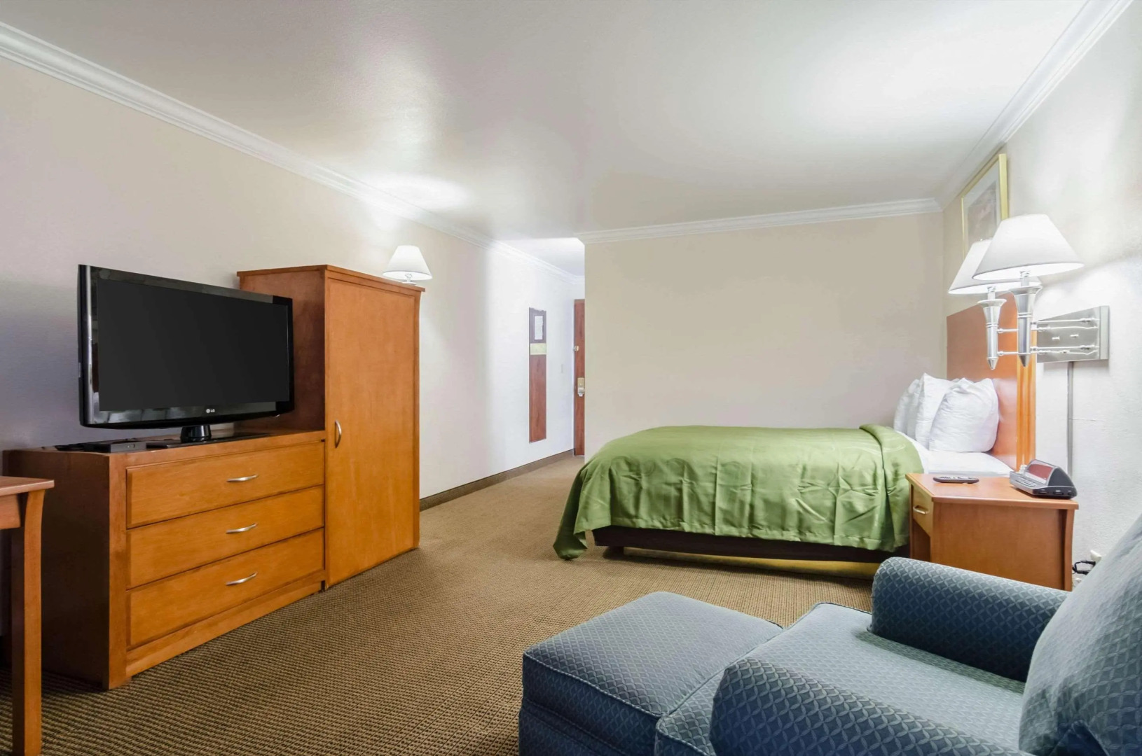 Sunflower Inn and Suites