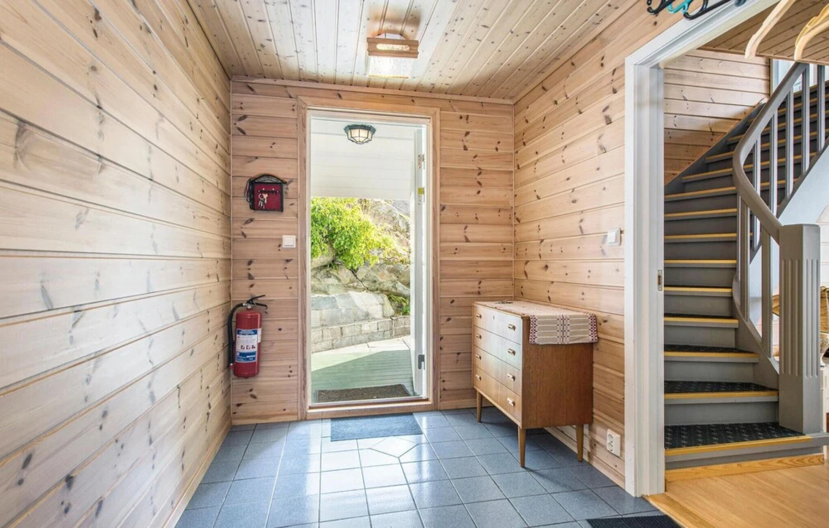 Awesome Home in Strandebarm With 6 Bedrooms and Wifi