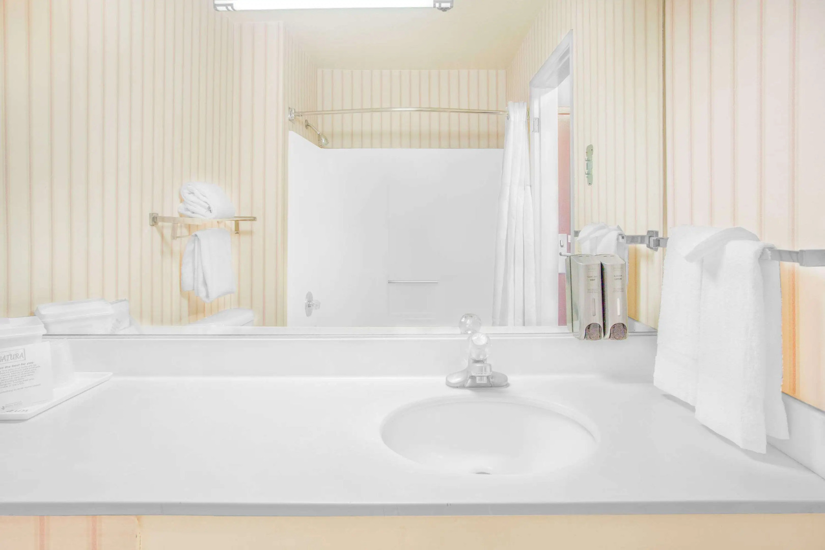 Ramada by Wyndham Barstow