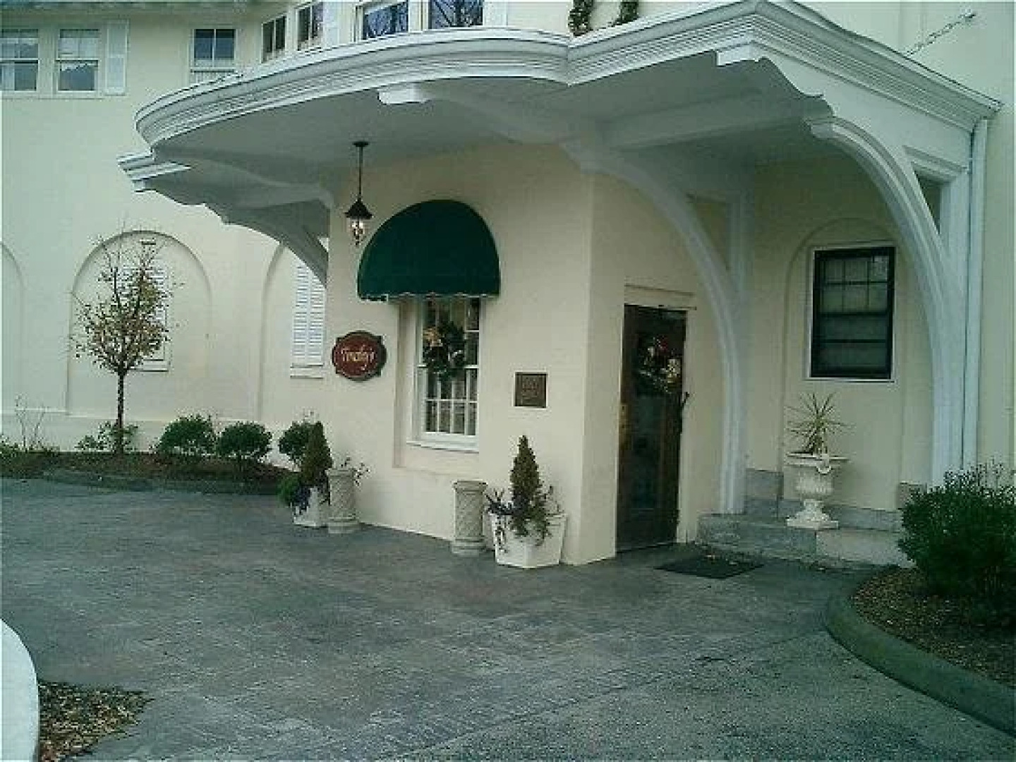 The Lighthouse Inn Resort