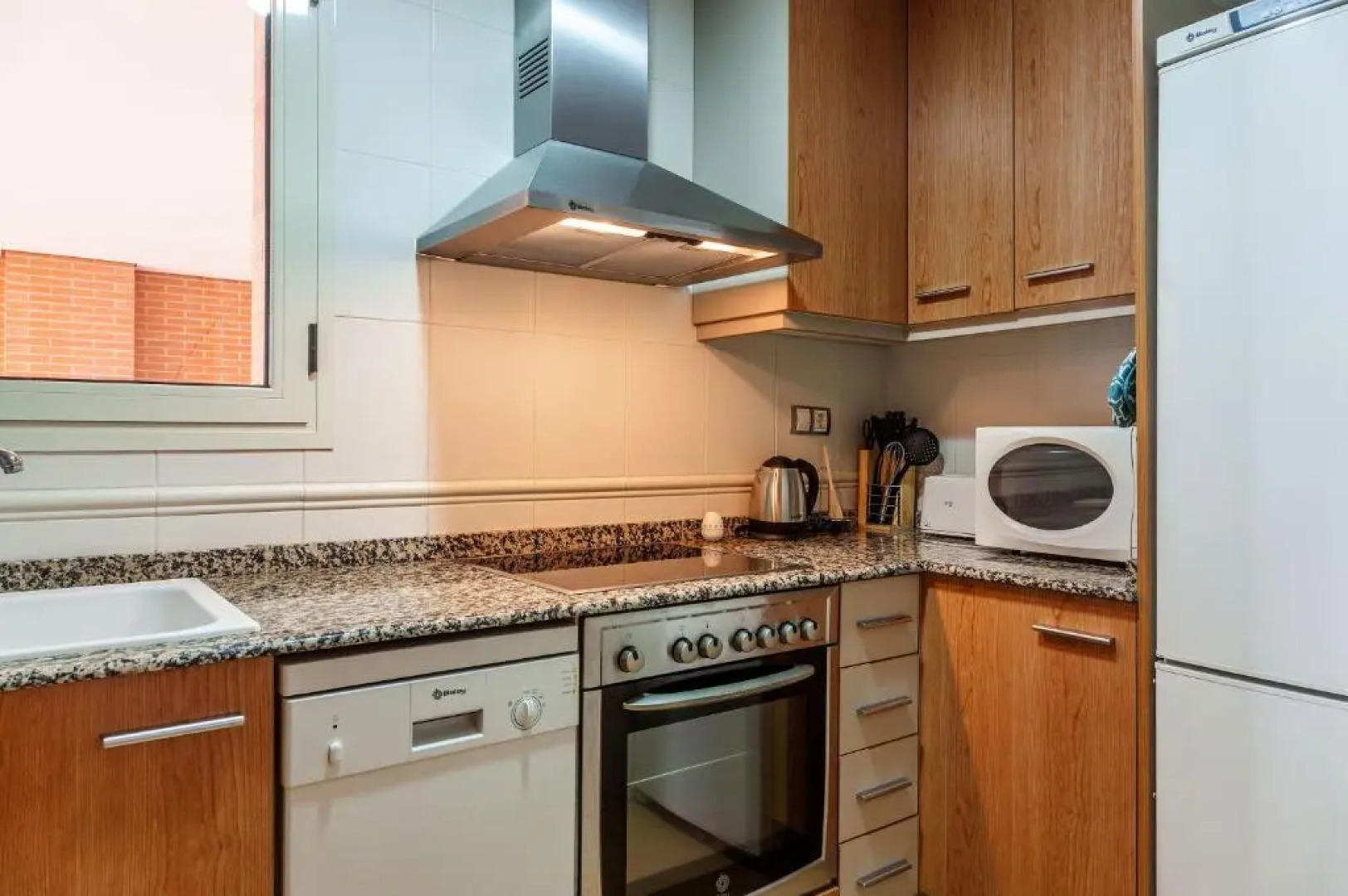 Valencia Flat Rental Swim and Paddle