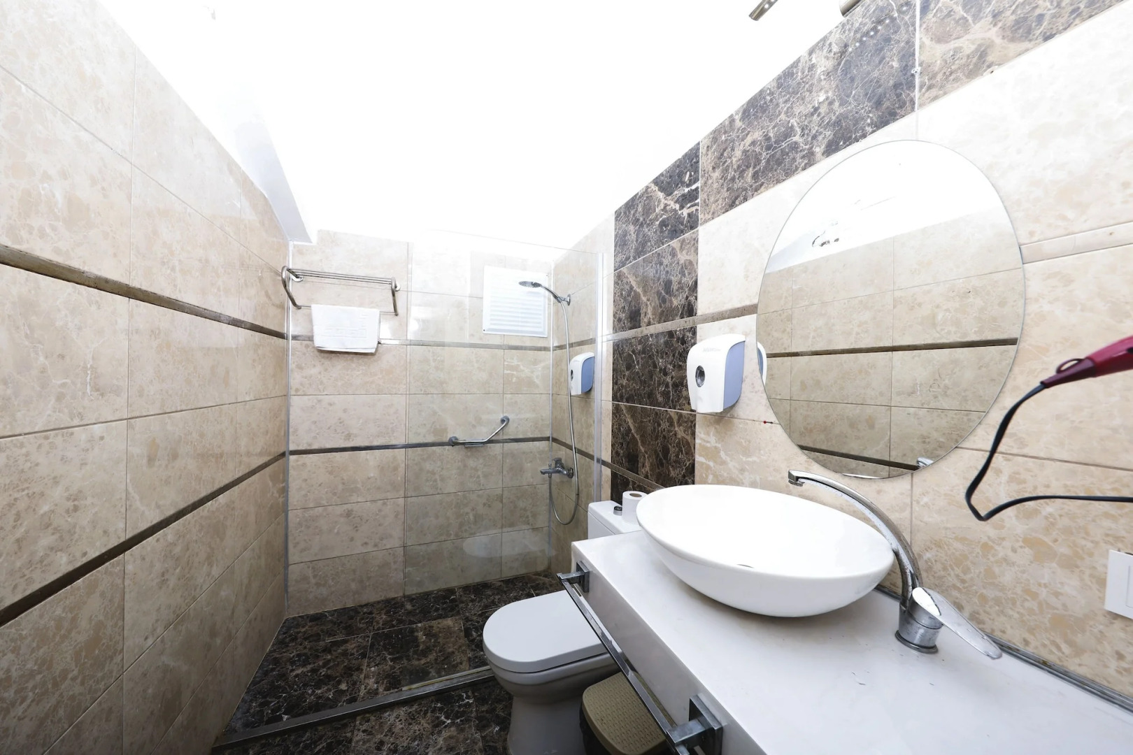 Akay Garden Family Club